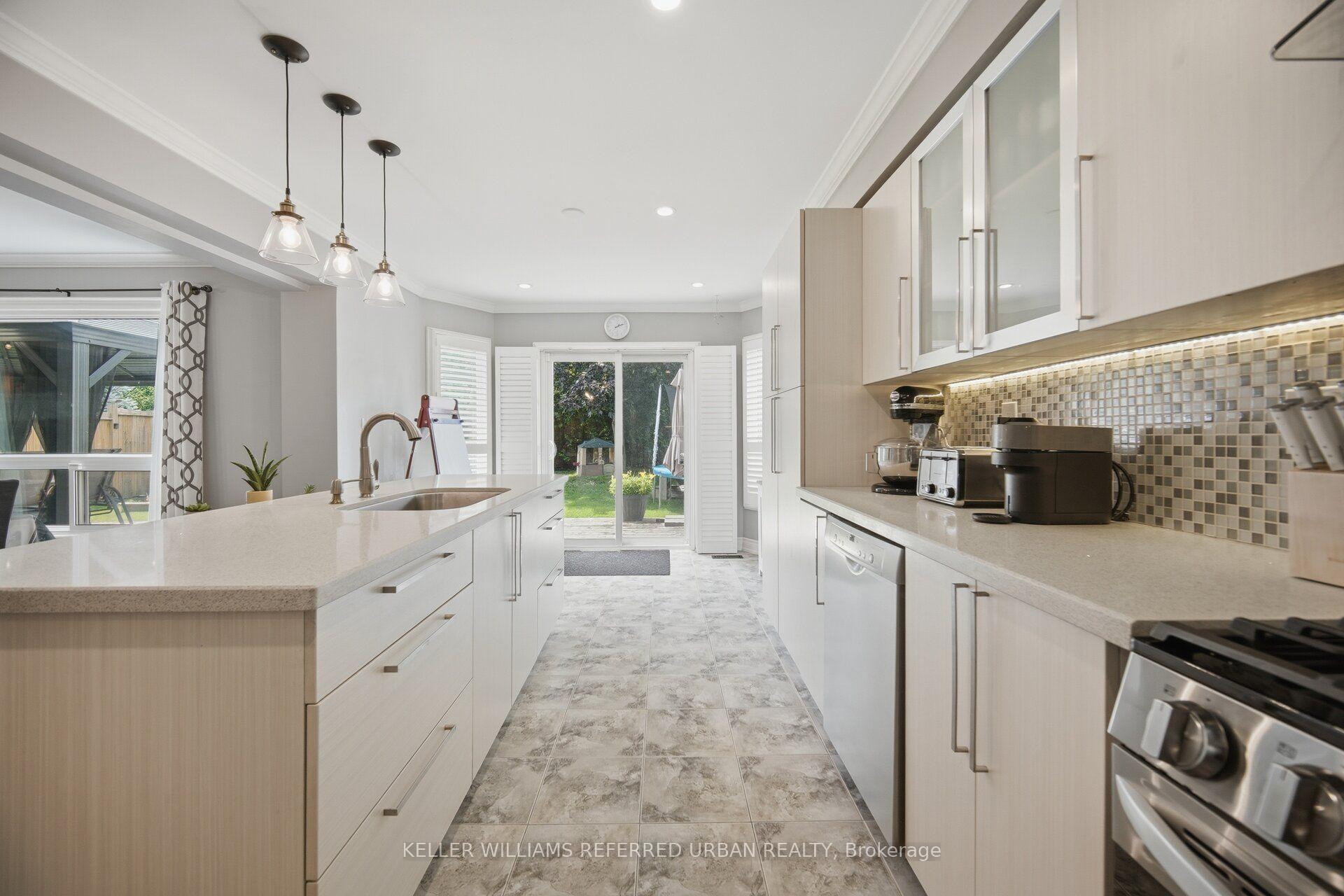 Photo 17 of 46 Lipton Crescent, Whitby, Pringle Creek — HOMEH