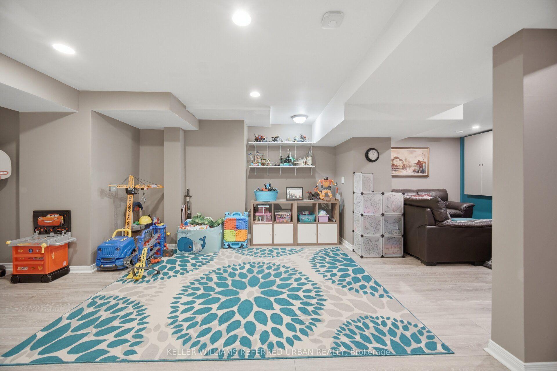 Photo 32 of 46 Lipton Crescent, Whitby, Pringle Creek — HOMEH