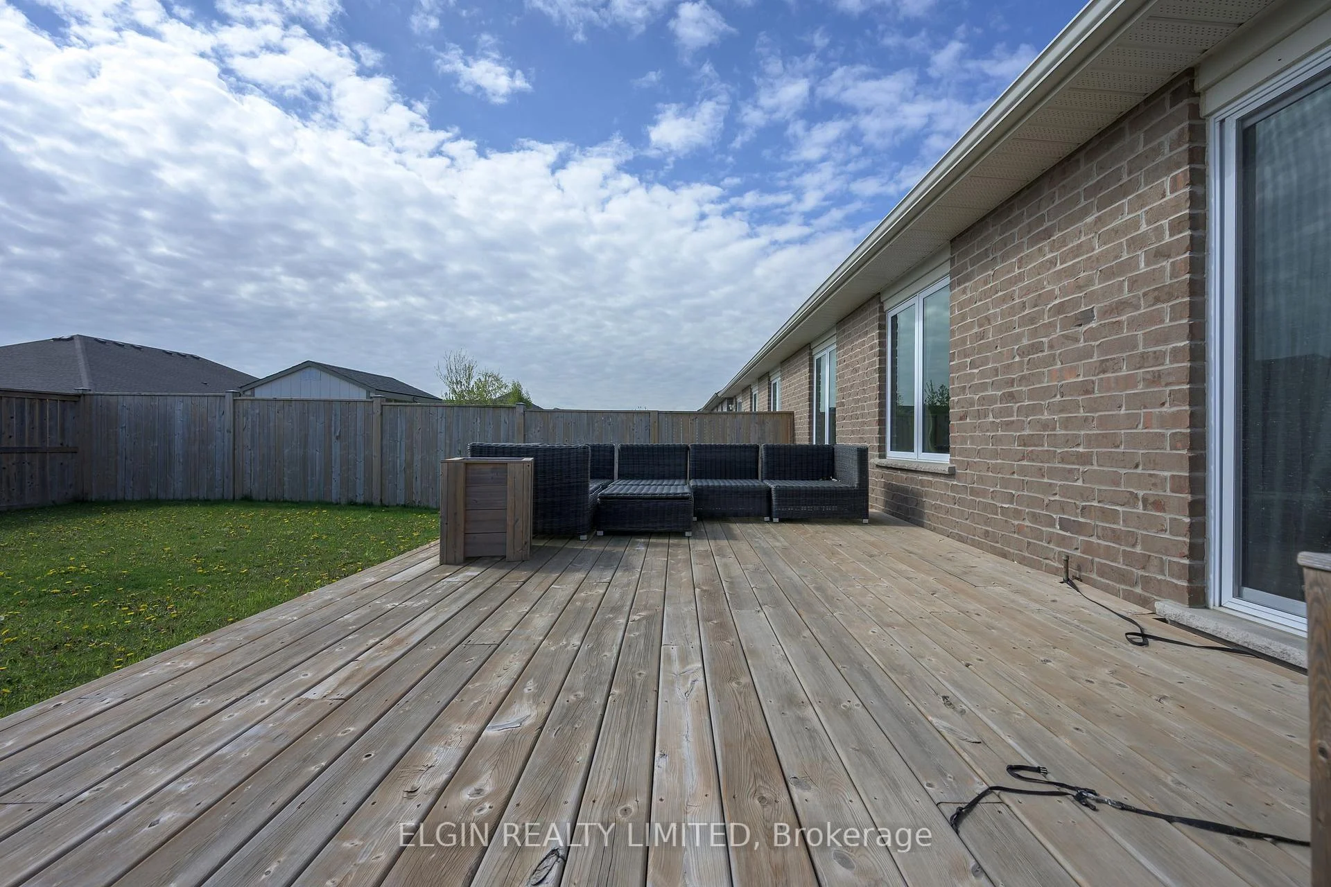 Photo 4 of 9 Ashberry Place, St. Thomas — HOMEH