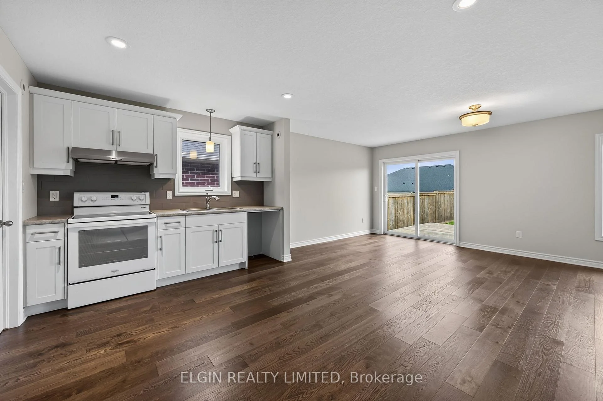 Photo 10 of 9 Ashberry Place, St. Thomas — HOMEH