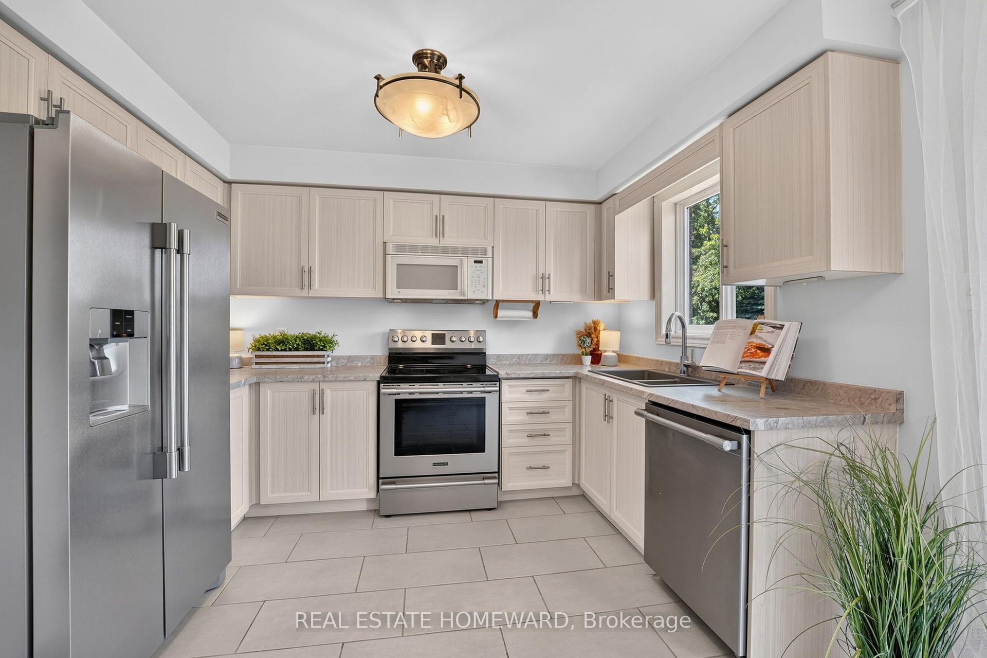 Photo 28 of 26 Nicole Marie Avenue, Barrie, East Bayfield — HOMEH