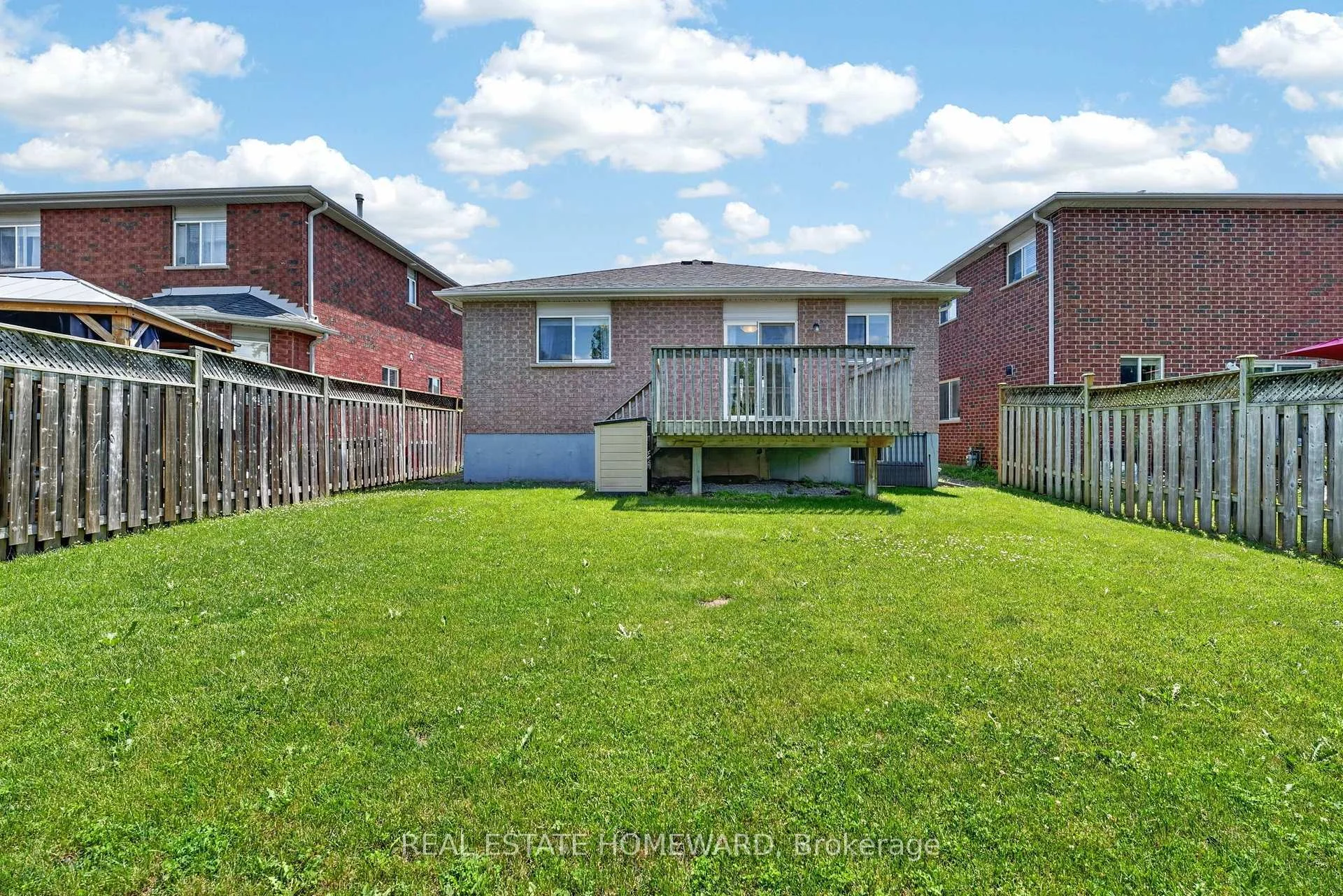 Photo 3 of 26 Nicole Marie Avenue, Barrie, East Bayfield — HOMEH