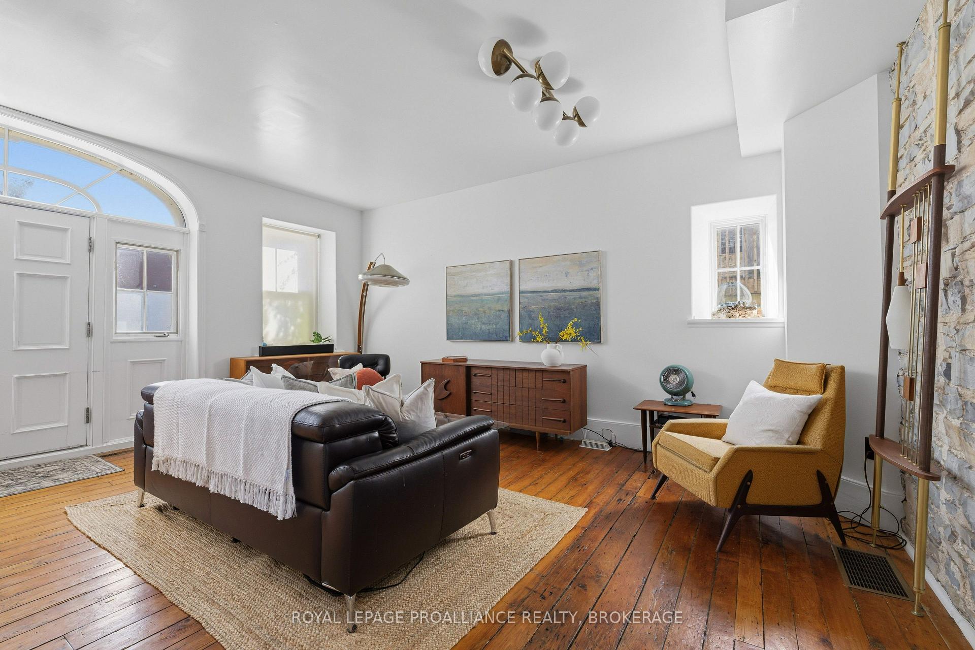 Photo 9 of 23 Earl Street, Kingston, Central City East — HOMEH