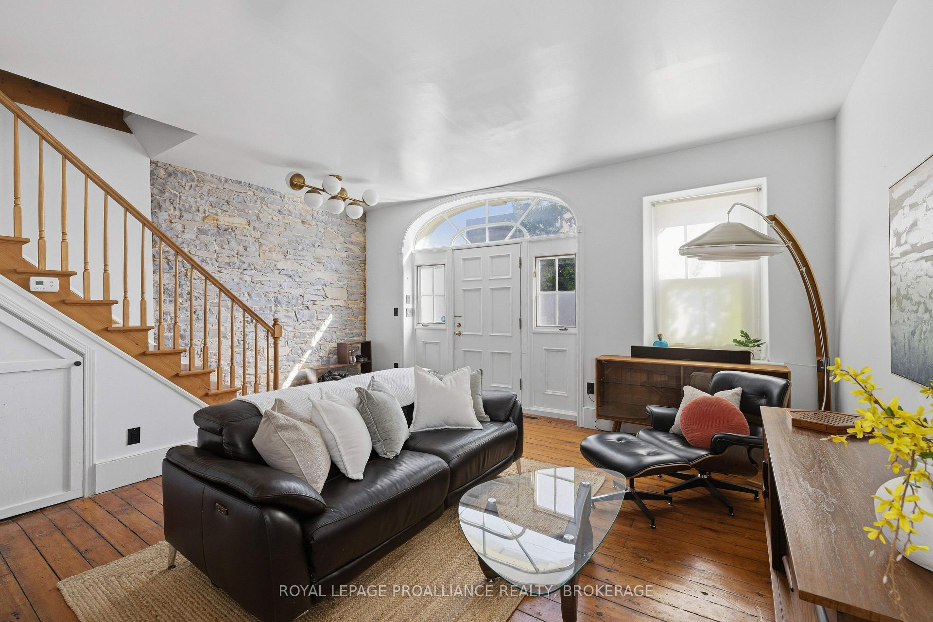 Photo 10 of 23 Earl Street, Kingston, Central City East — HOMEH