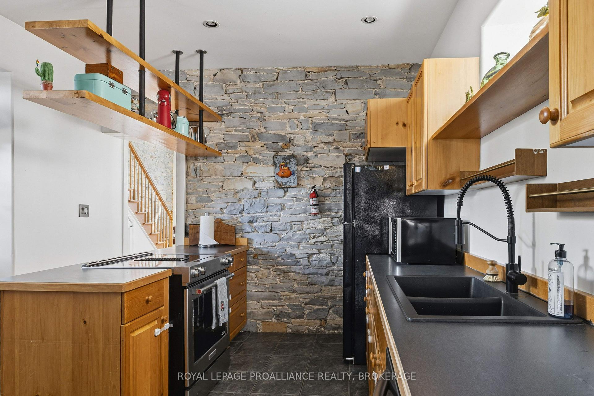 Photo 18 of 23 Earl Street, Kingston, Central City East — HOMEH