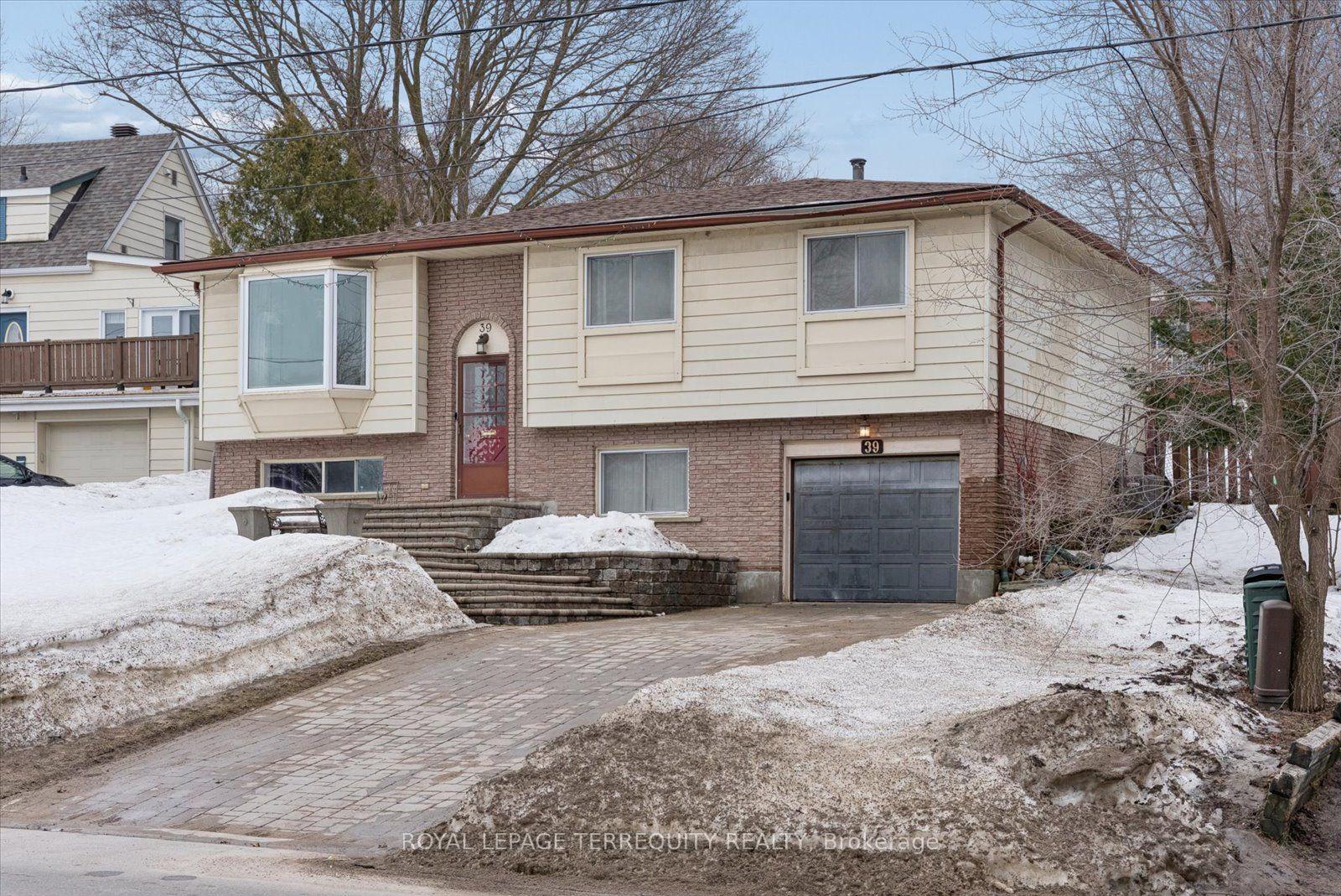 Photo 2 of 39 Baldwin Lane, Barrie, Allandale Heights — HOMEH