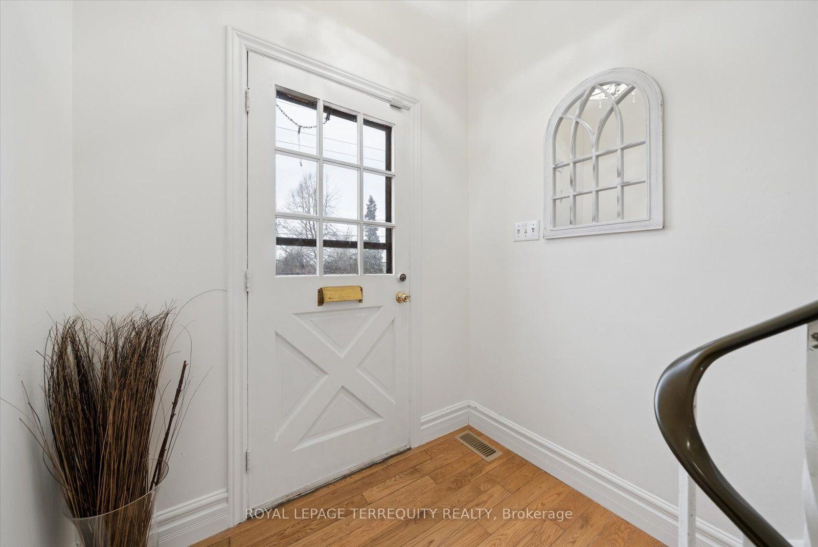 Photo 3 of 39 Baldwin Lane, Barrie, Allandale Heights — HOMEH