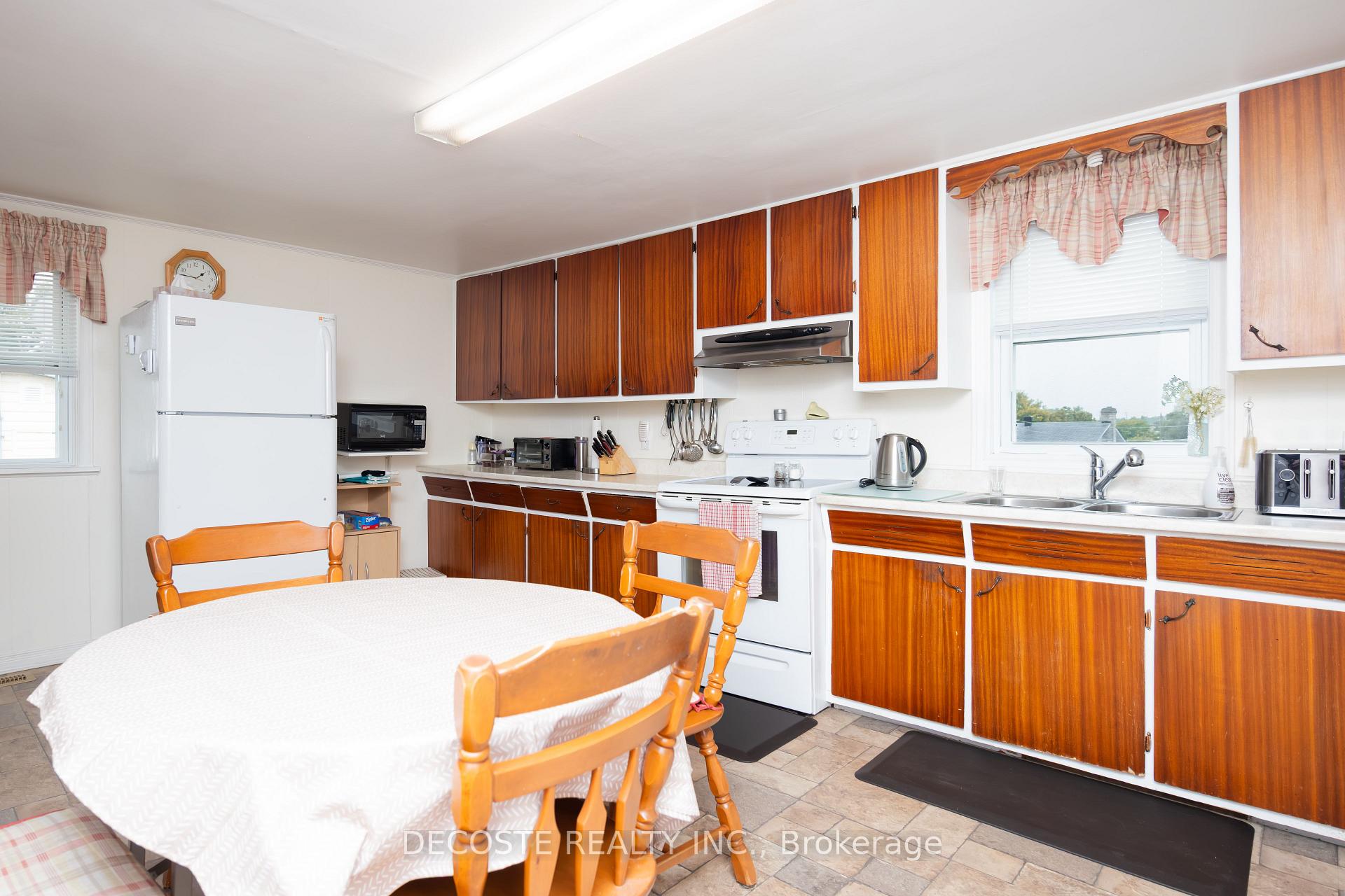 Photo 6 of 290 East Boundary Road, North Glengarry, Alexandria — HOMEH