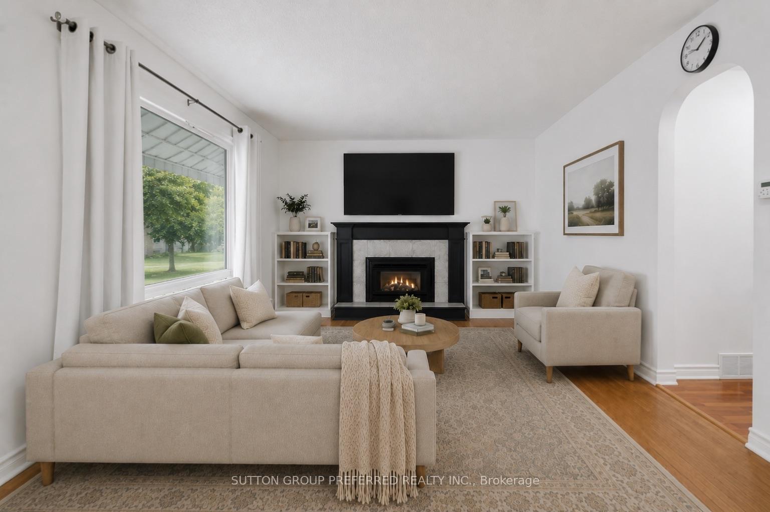 Photo 5 of 385 Avondale Road, London, East H — HOMEH