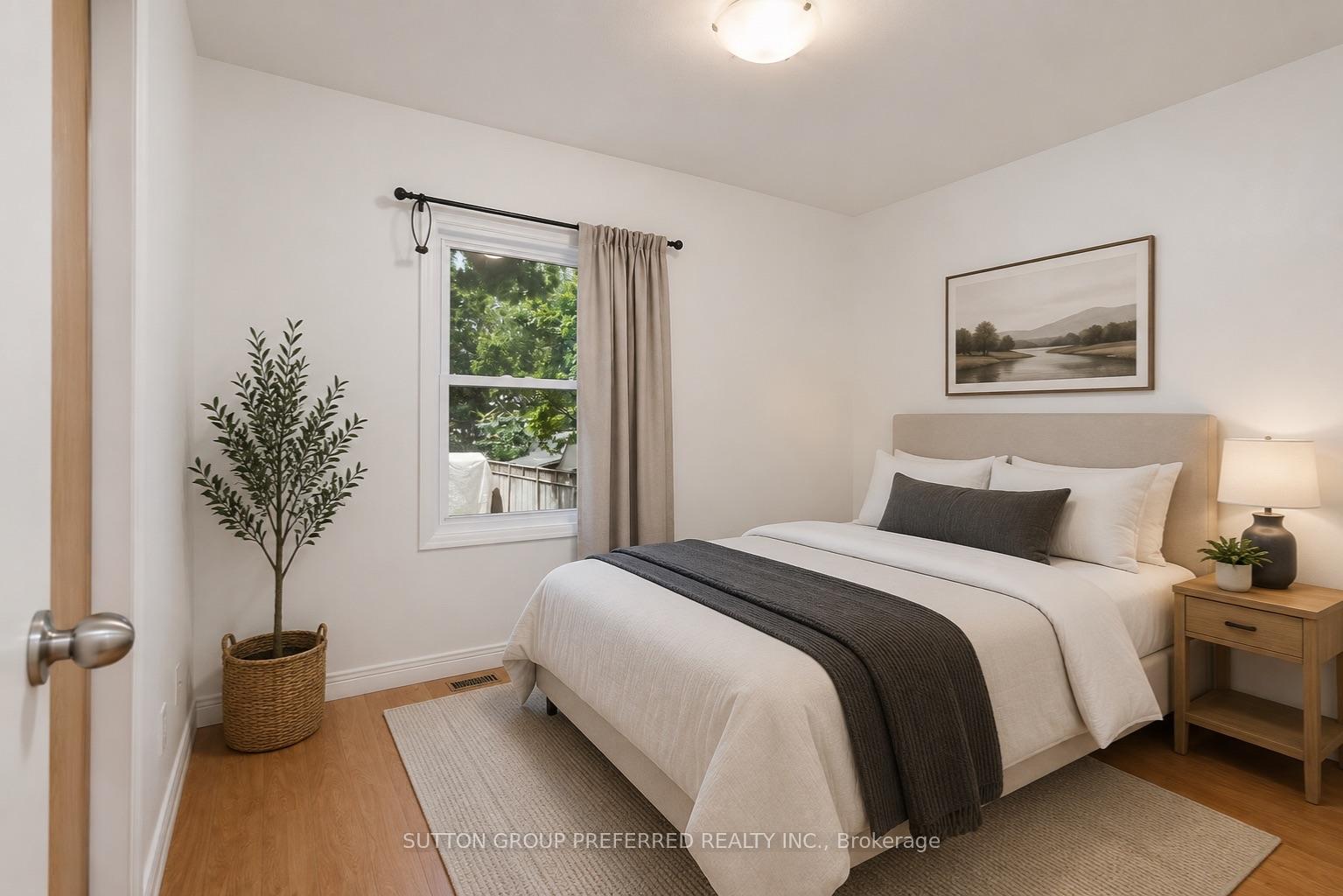 Photo 12 of 385 Avondale Road, London, East H — HOMEH