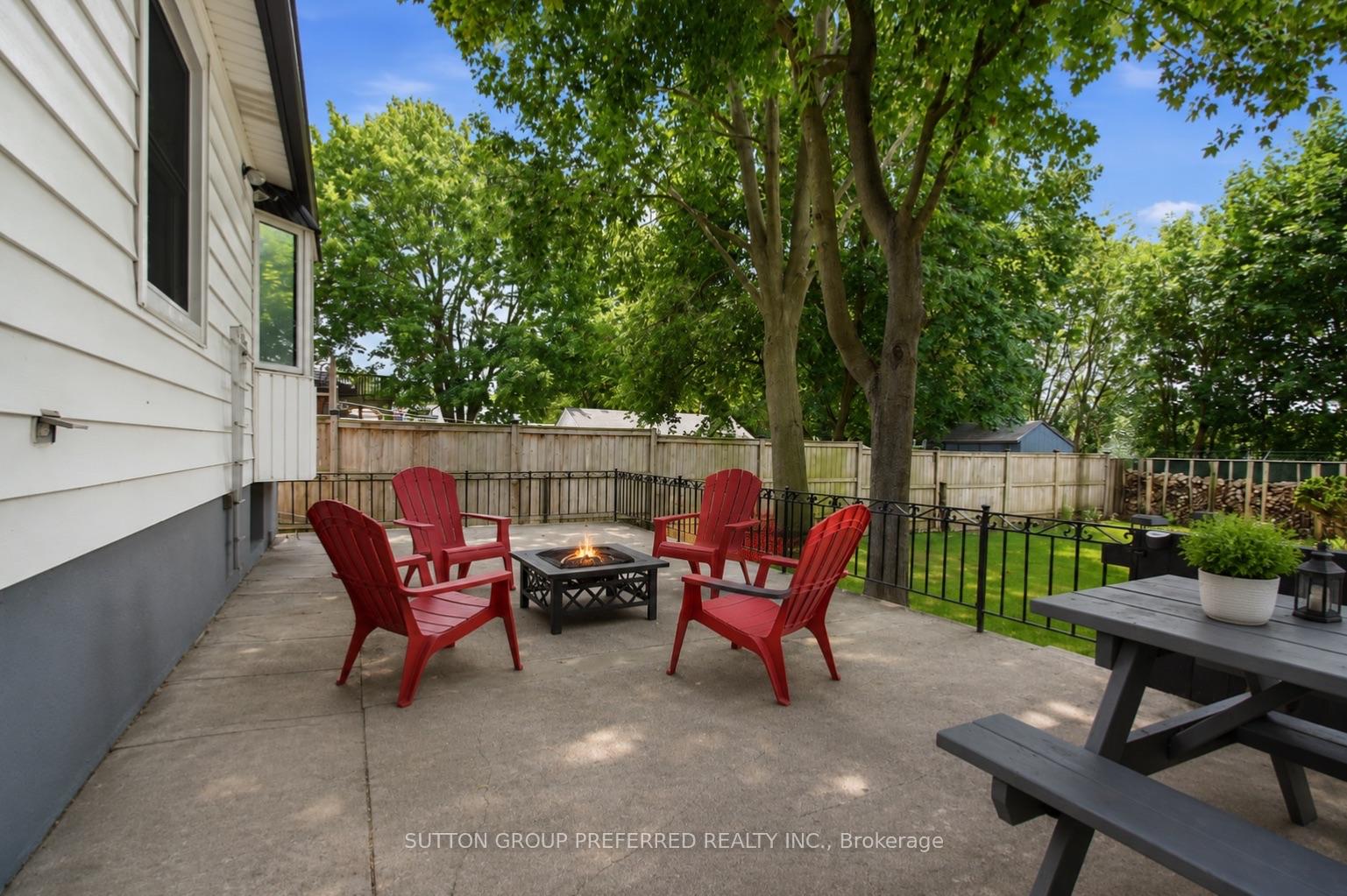 Photo 20 of 385 Avondale Road, London, East H — HOMEH