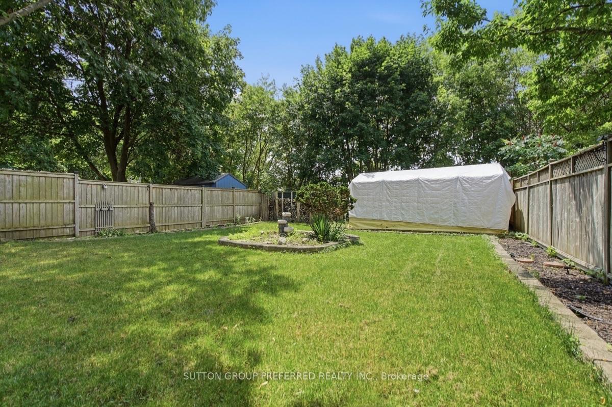 Photo 22 of 385 Avondale Road, London, East H — HOMEH