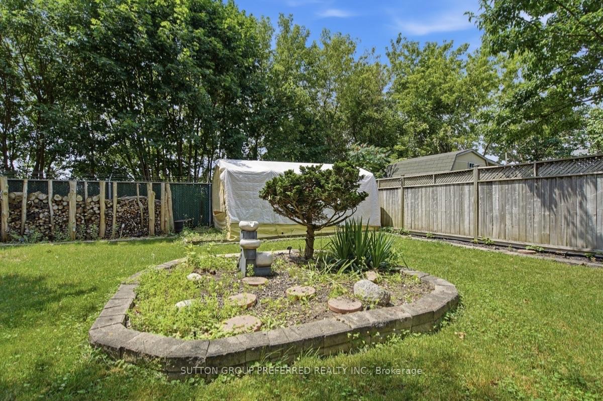 Photo 23 of 385 Avondale Road, London, East H — HOMEH