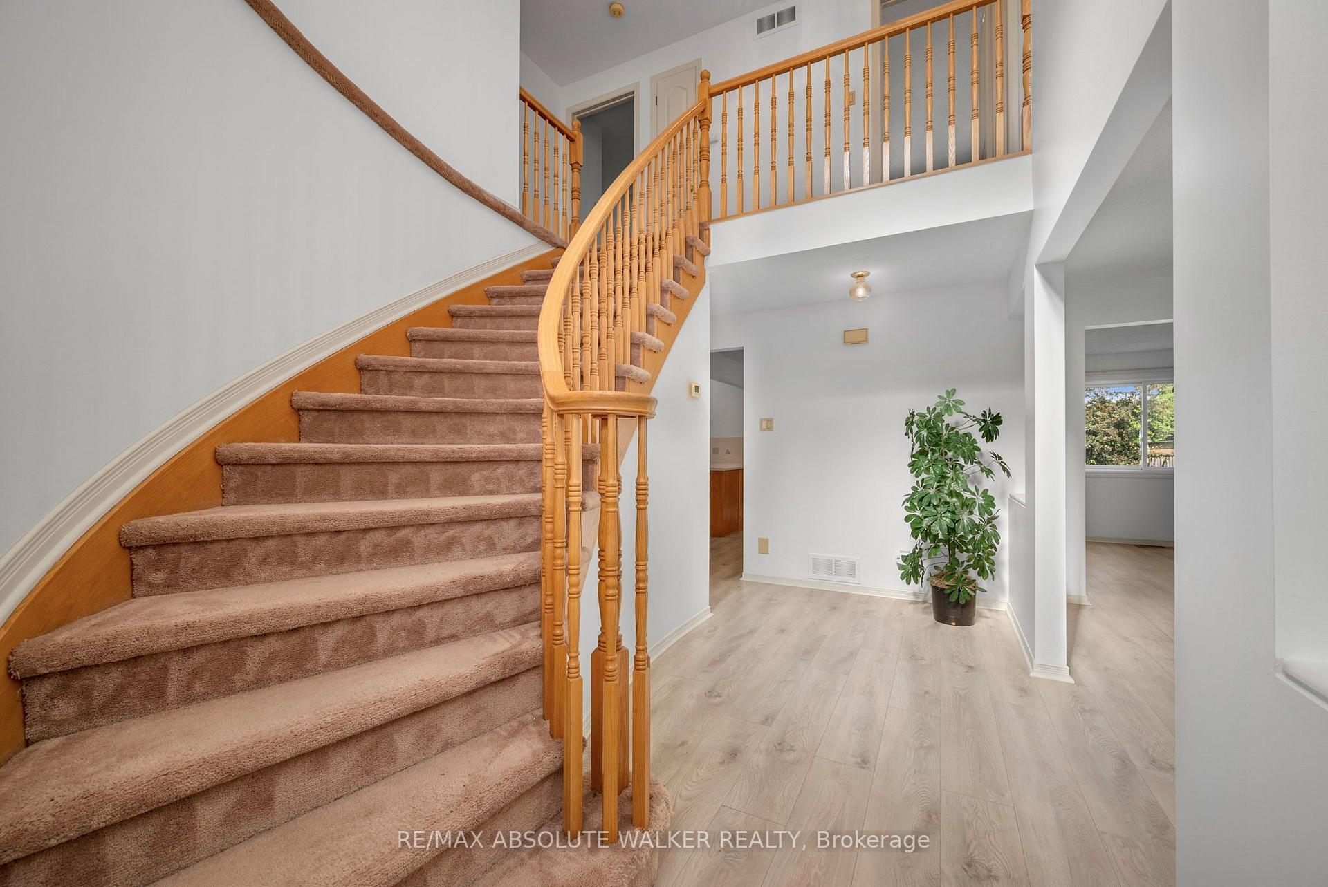 Photo 3 of 1889 Rosewind Court, Ottawa, Chapel Hill — HOMEH