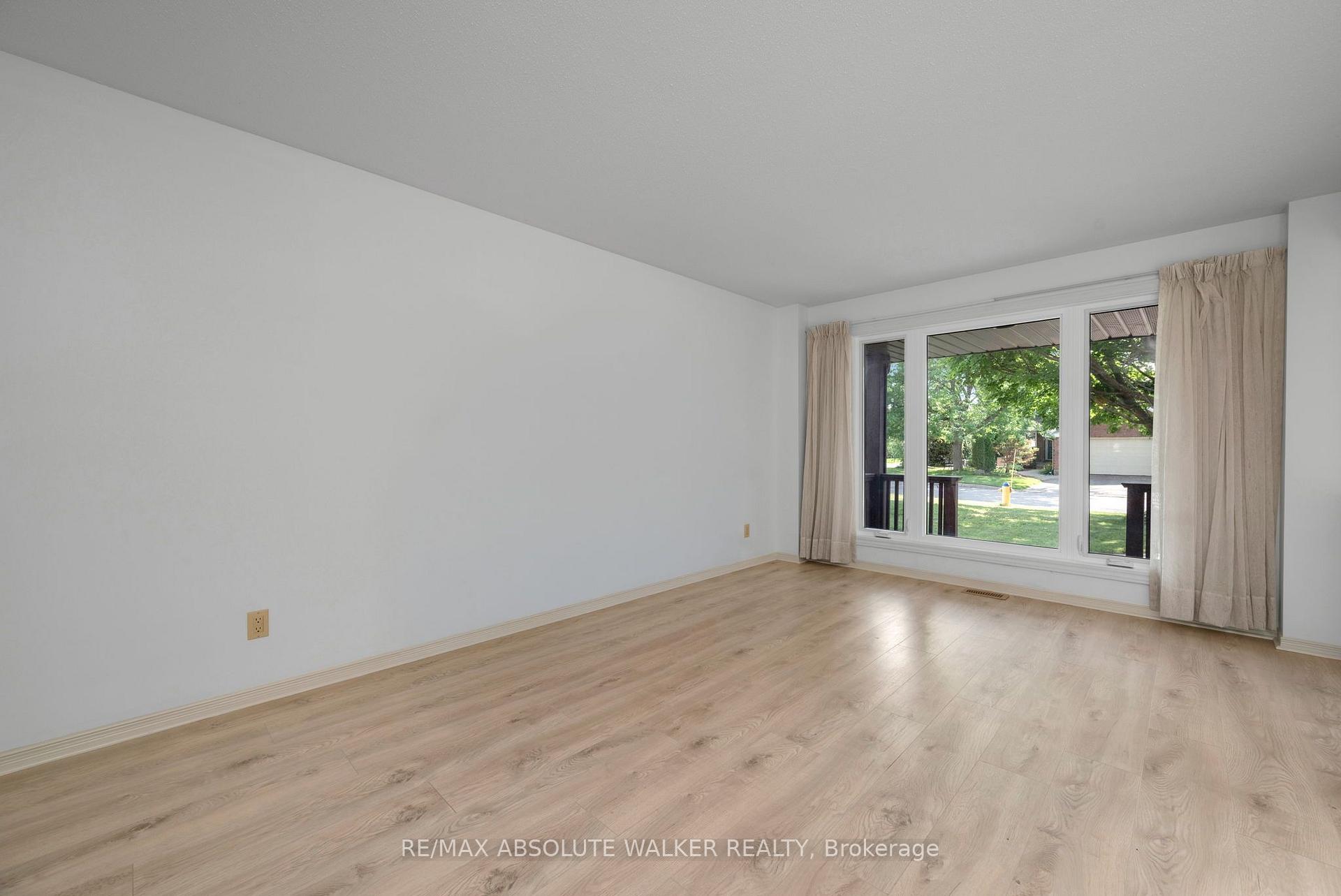 Photo 5 of 1889 Rosewind Court, Ottawa, Chapel Hill — HOMEH