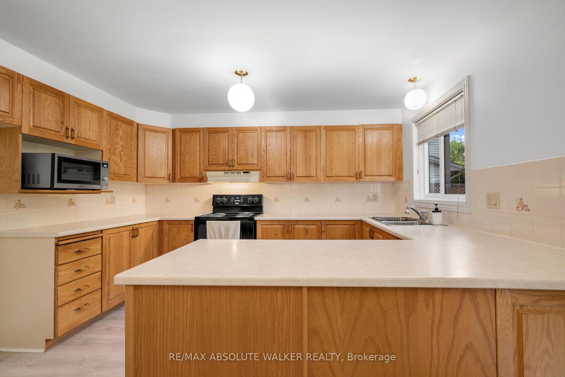 Photo 14 of 1889 Rosewind Court, Ottawa, Chapel Hill — HOMEH