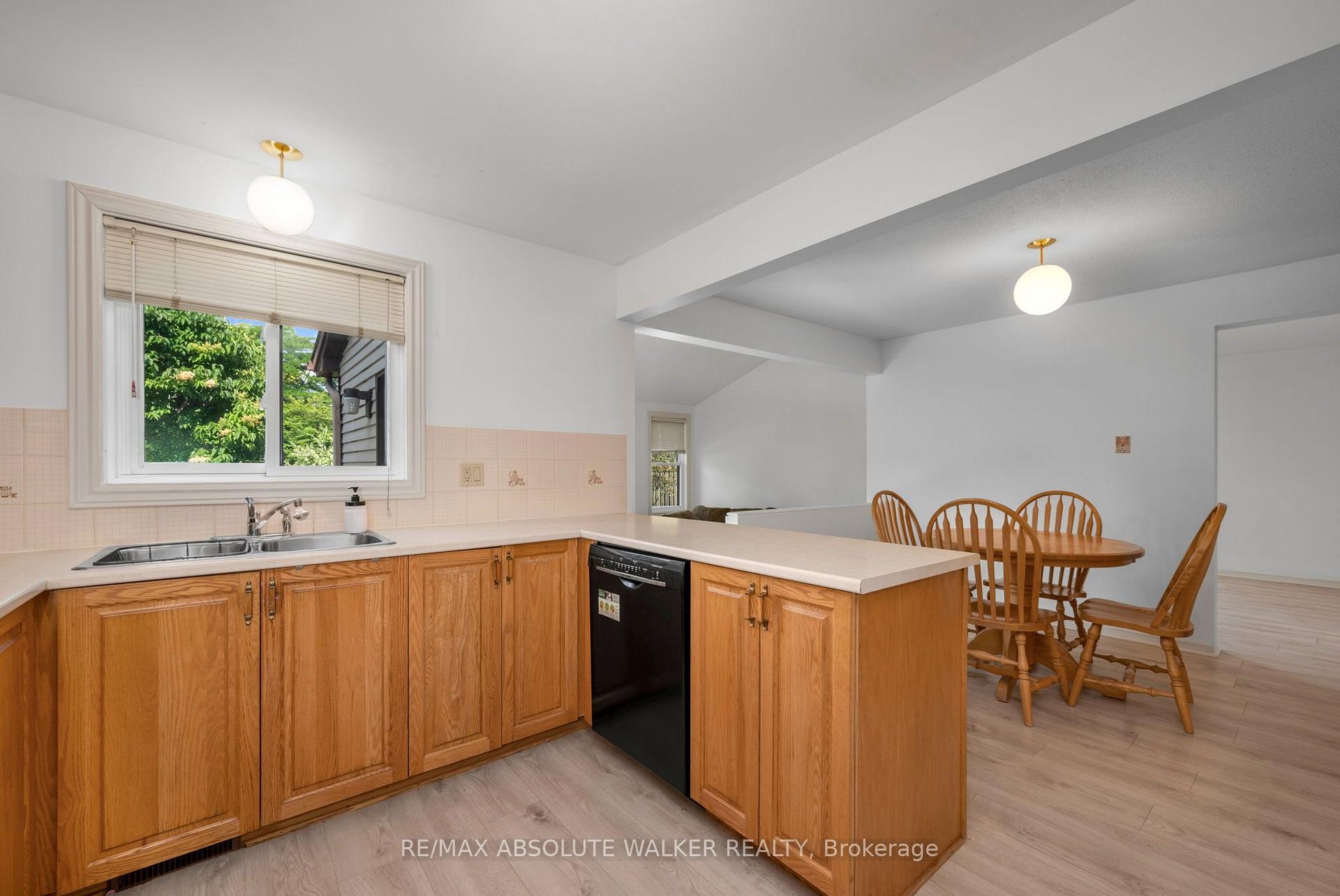 Photo 16 of 1889 Rosewind Court, Ottawa, Chapel Hill — HOMEH