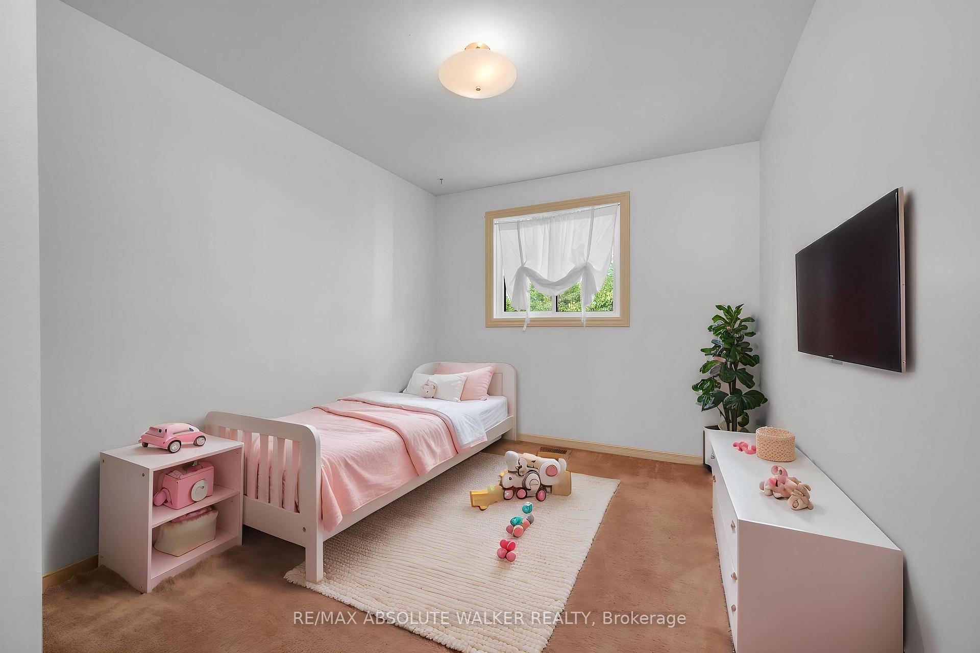 Photo 32 of 1889 Rosewind Court, Ottawa, Chapel Hill — HOMEH