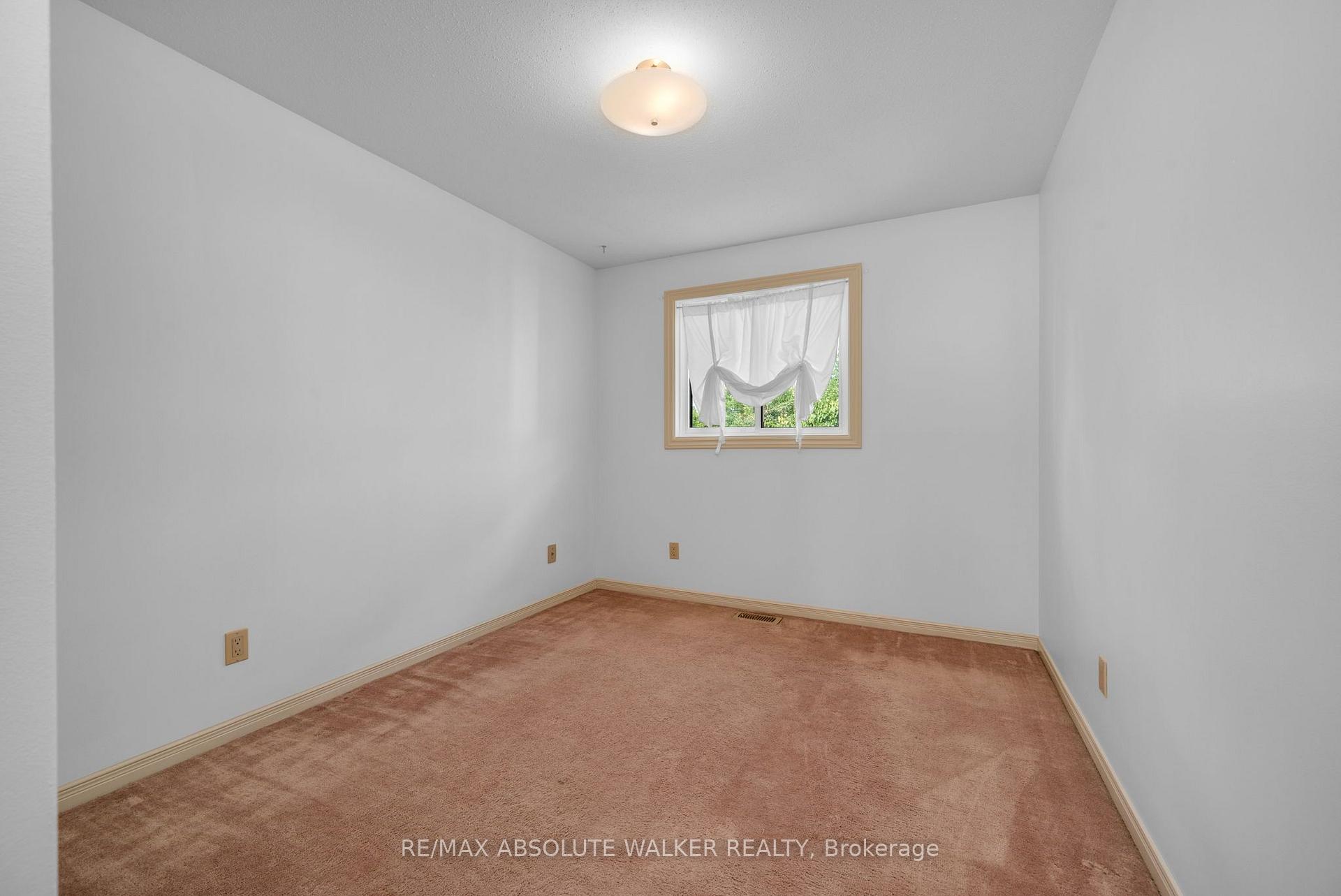 Photo 33 of 1889 Rosewind Court, Ottawa, Chapel Hill — HOMEH