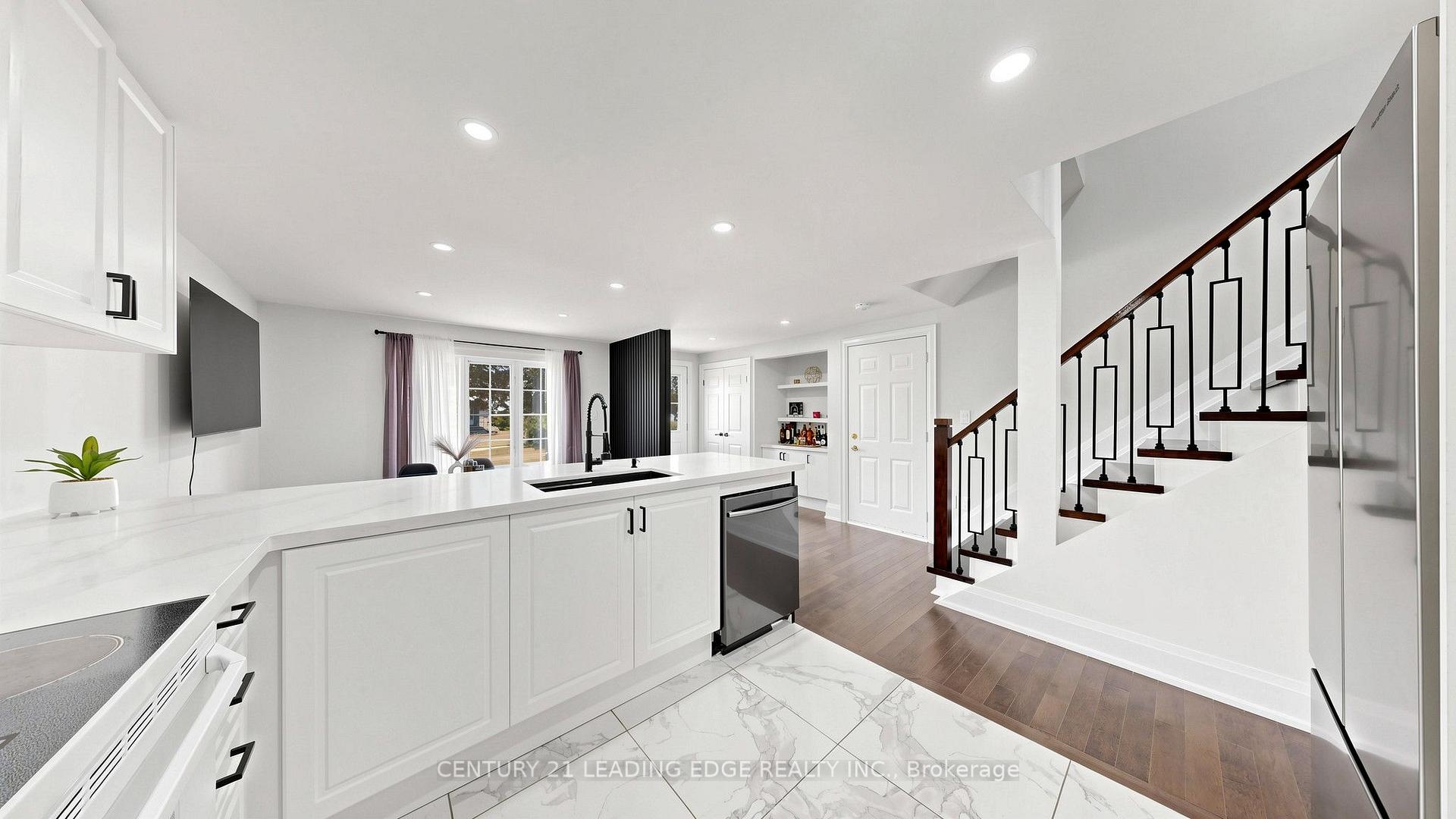 Photo 11 of 11 Lougheed Road, Barrie, Holly — HOMEH