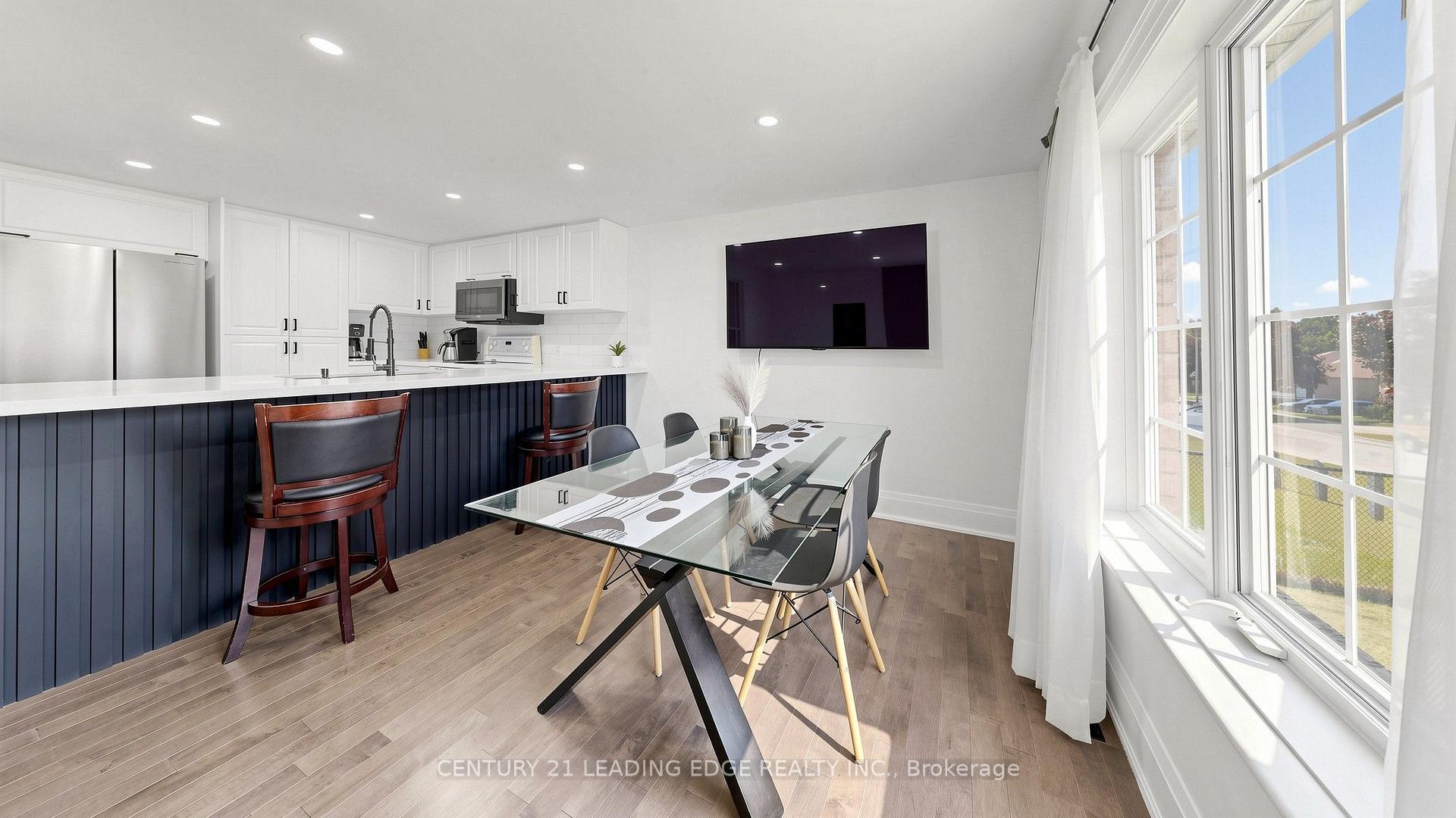 Photo 12 of 11 Lougheed Road, Barrie, Holly — HOMEH