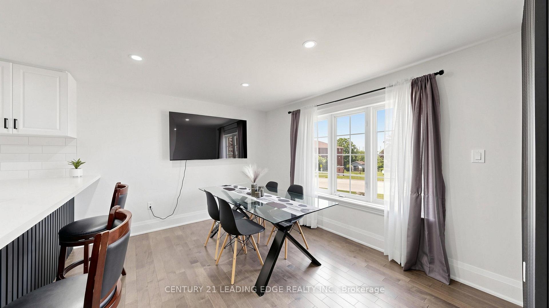 Photo 14 of 11 Lougheed Road, Barrie, Holly — HOMEH