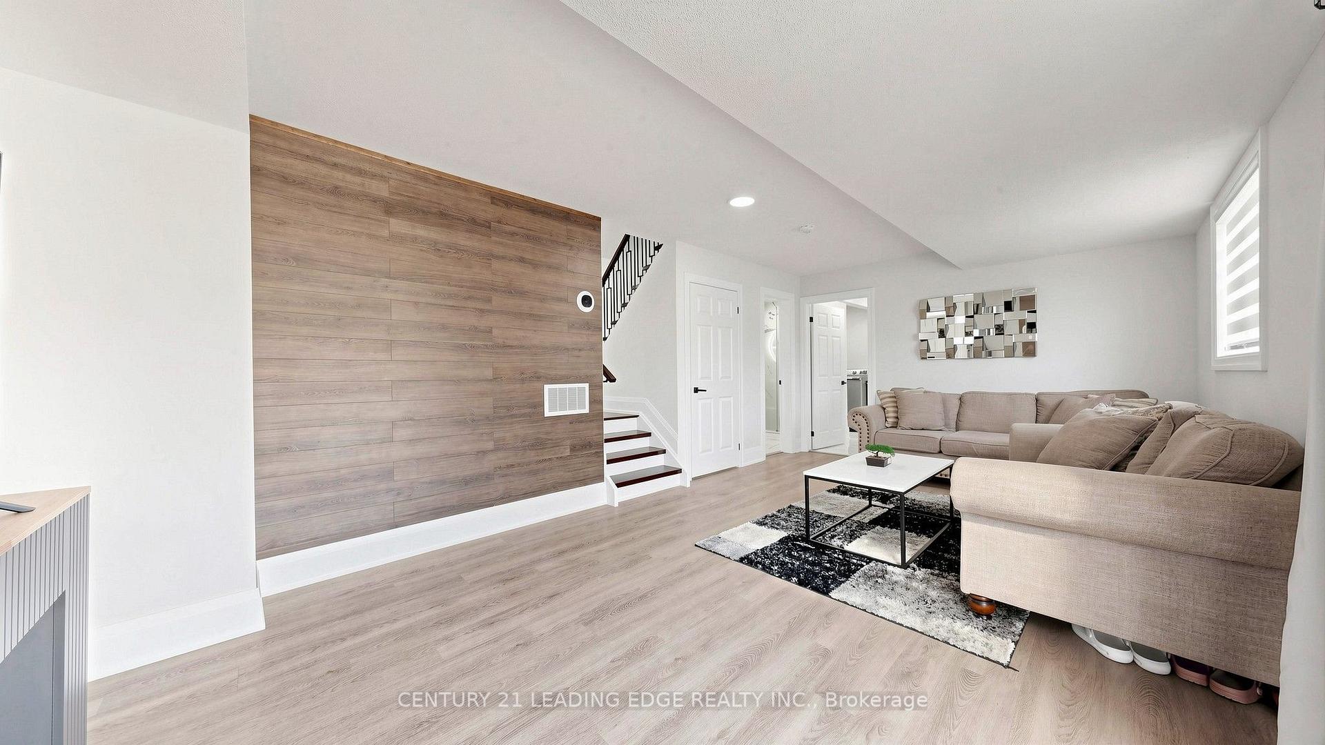 Photo 20 of 11 Lougheed Road, Barrie, Holly — HOMEH