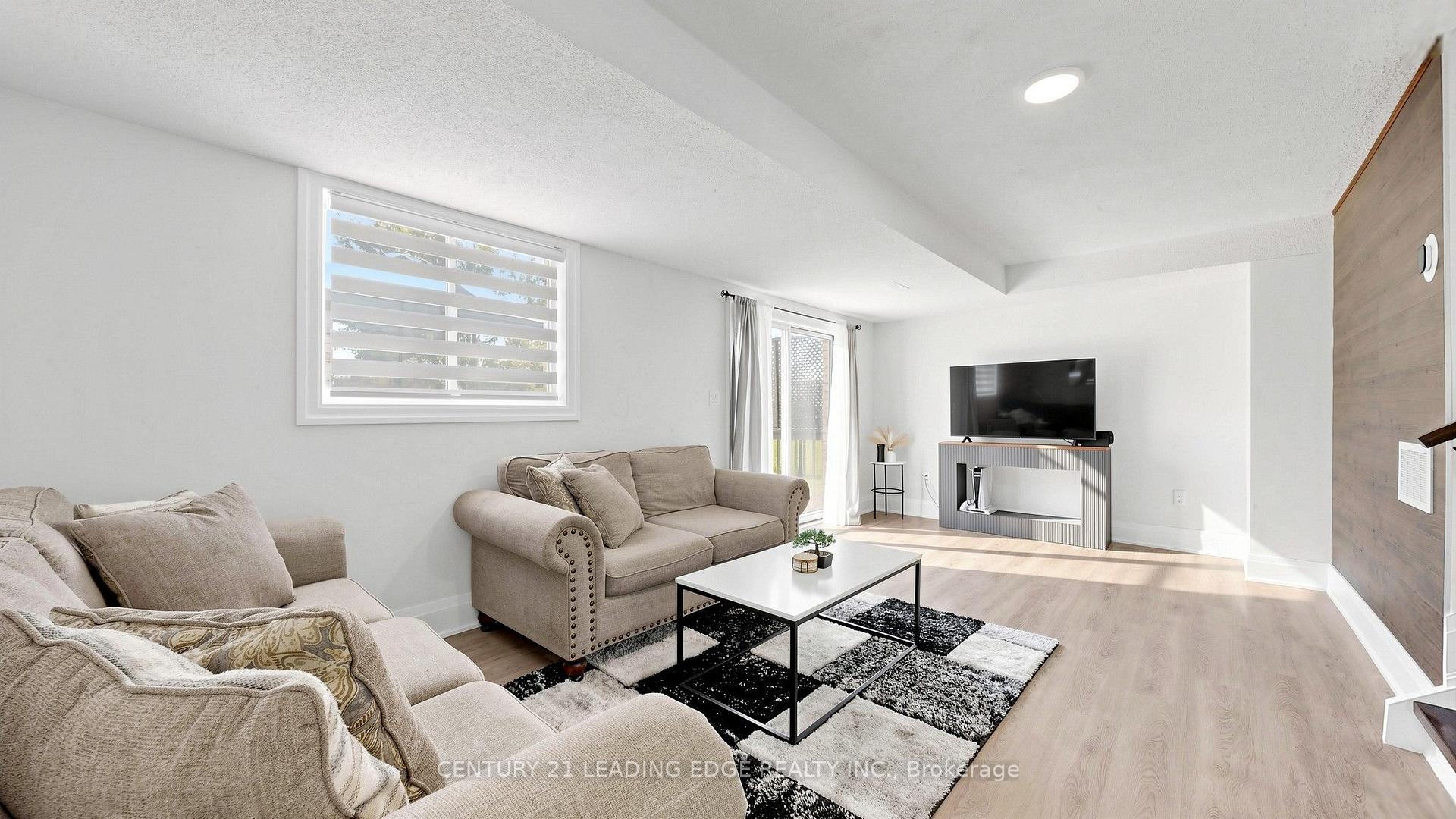 Photo 21 of 11 Lougheed Road, Barrie, Holly — HOMEH