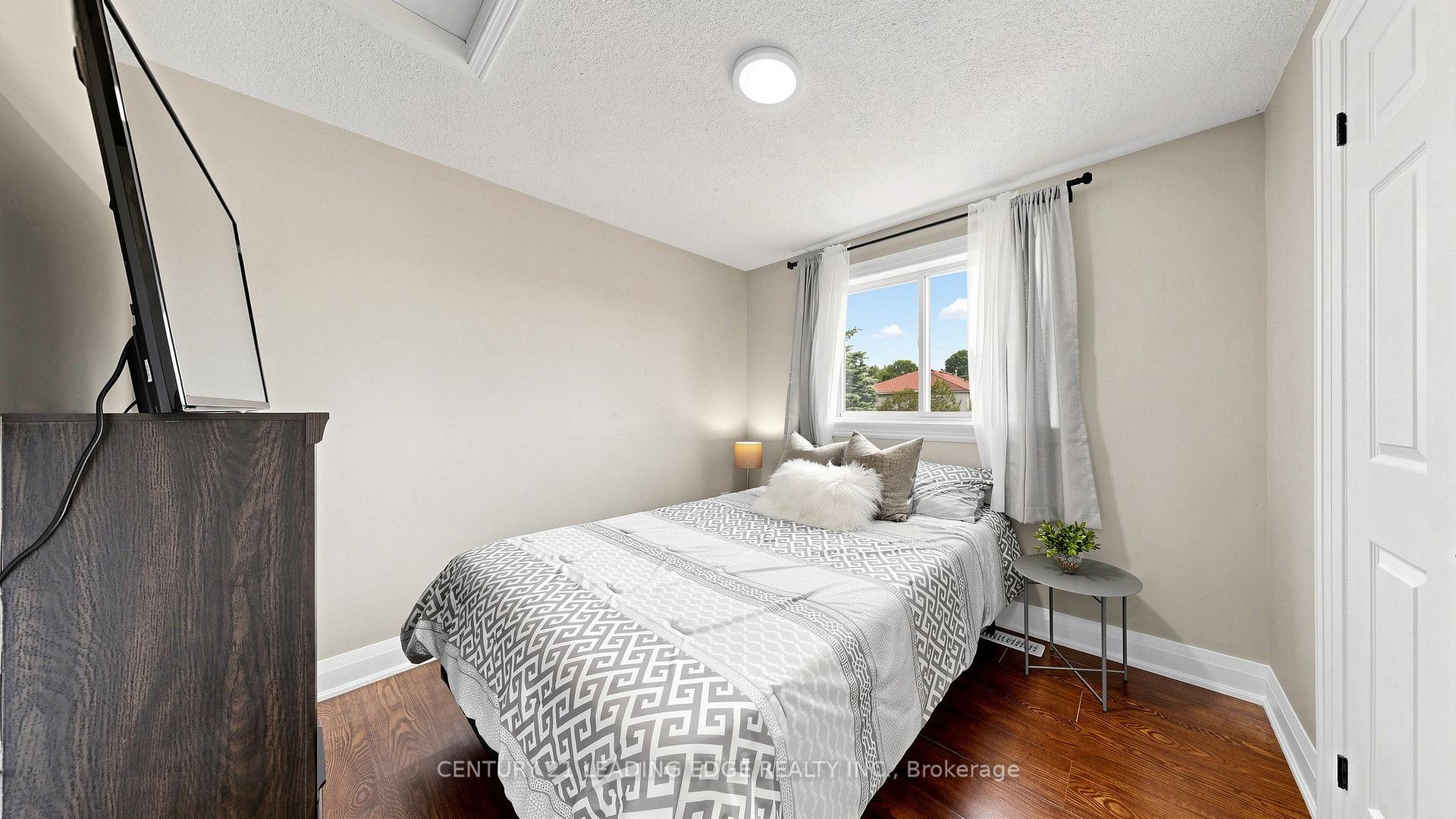 Photo 32 of 11 Lougheed Road, Barrie, Holly — HOMEH