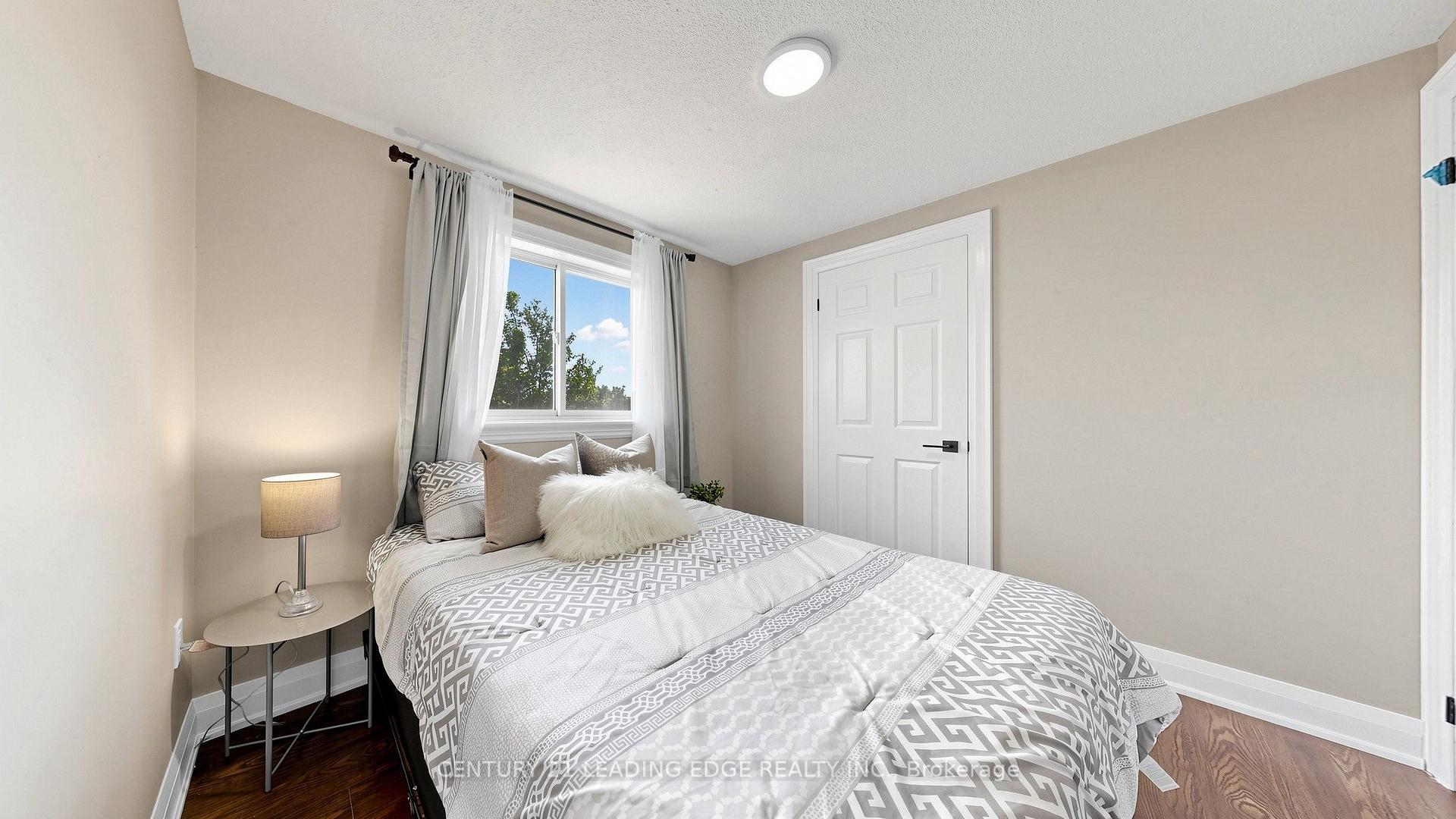 Photo 33 of 11 Lougheed Road, Barrie, Holly — HOMEH