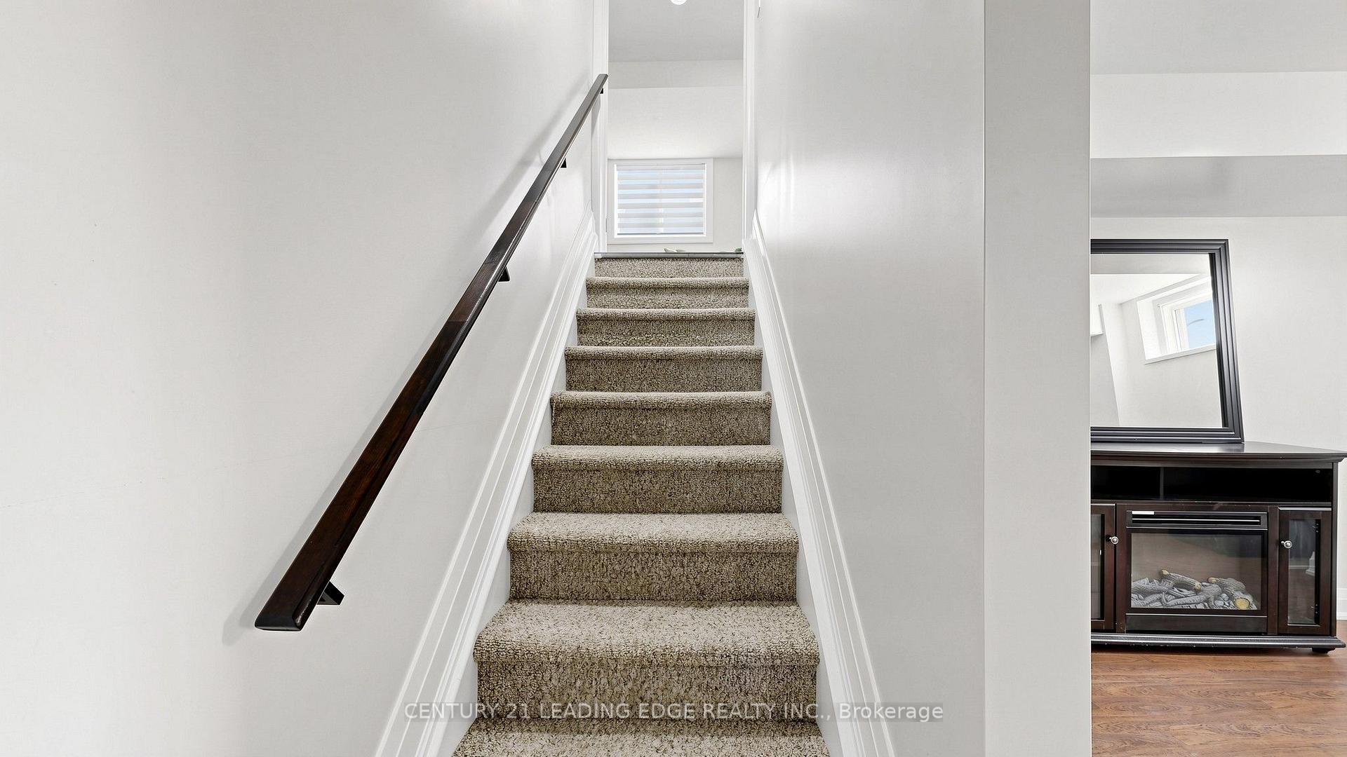 Photo 37 of 11 Lougheed Road, Barrie, Holly — HOMEH