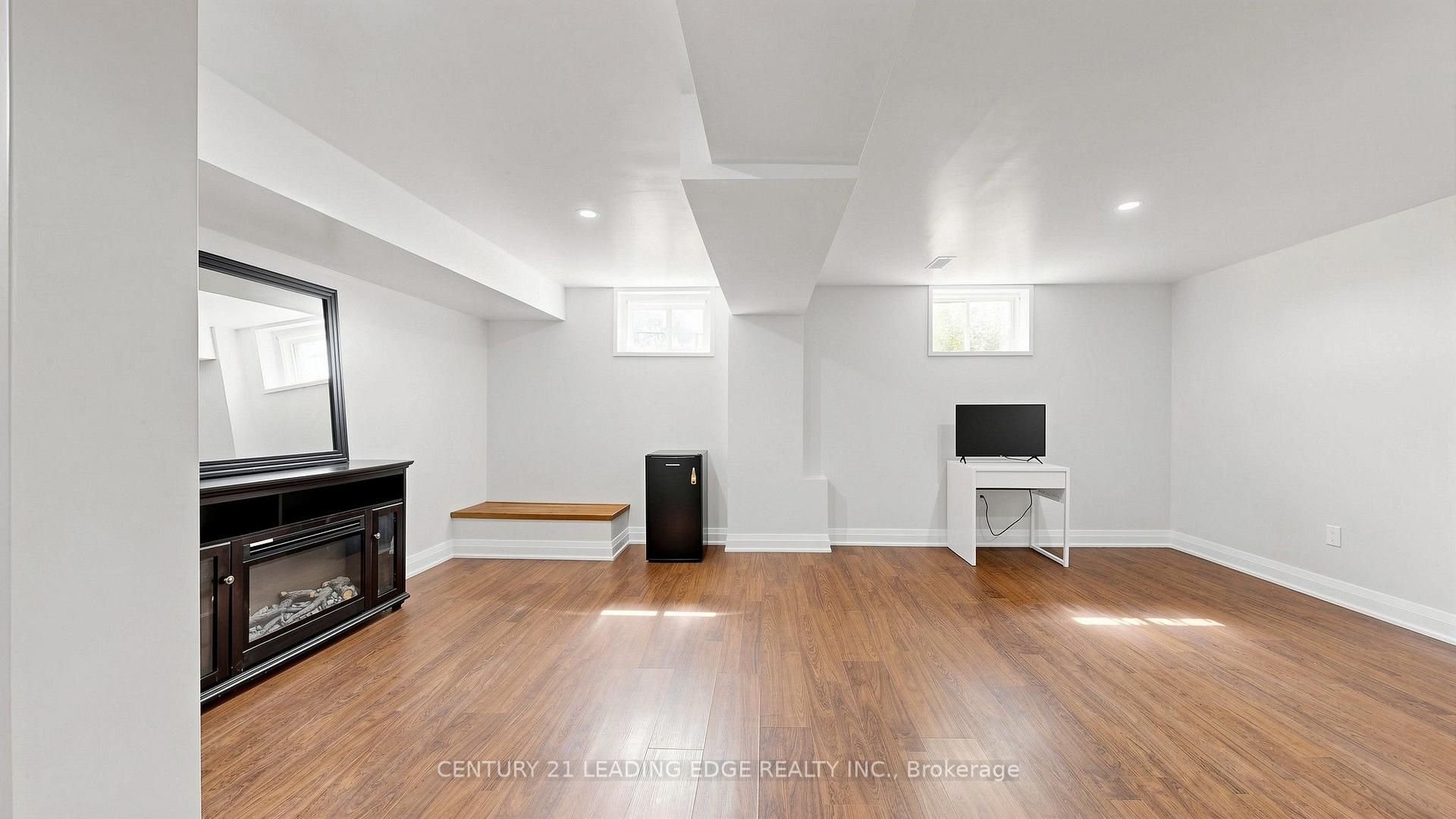 Photo 41 of 11 Lougheed Road, Barrie, Holly — HOMEH