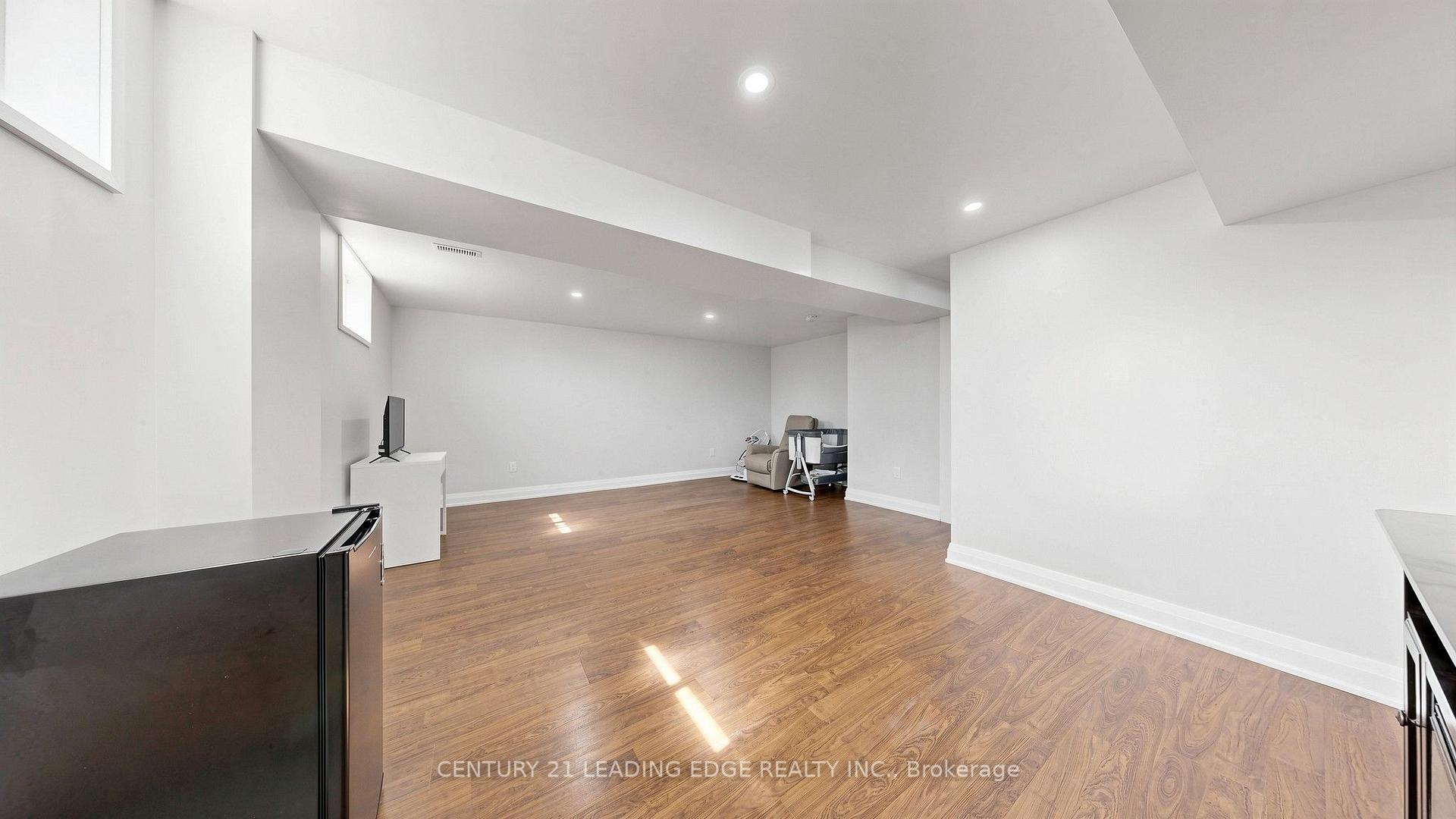 Photo 42 of 11 Lougheed Road, Barrie, Holly — HOMEH