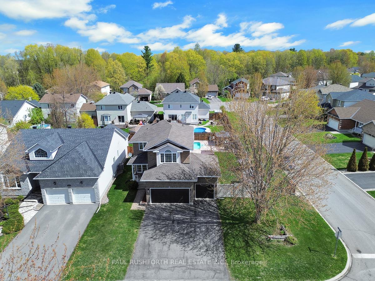 Photo 3 of 356 Centenaire Street, Russell, Embrun — HOMEH