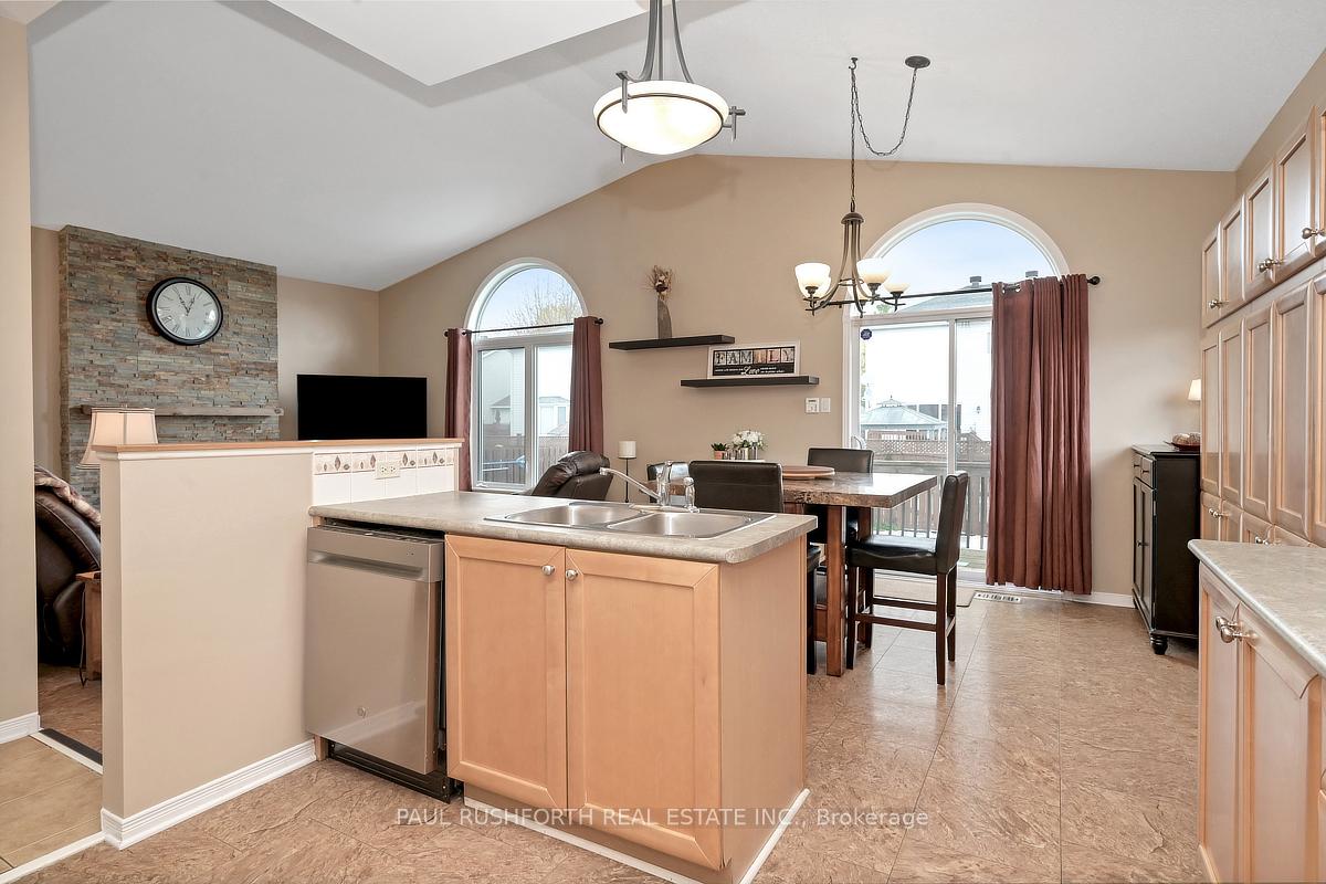 Photo 16 of 356 Centenaire Street, Russell, Embrun — HOMEH