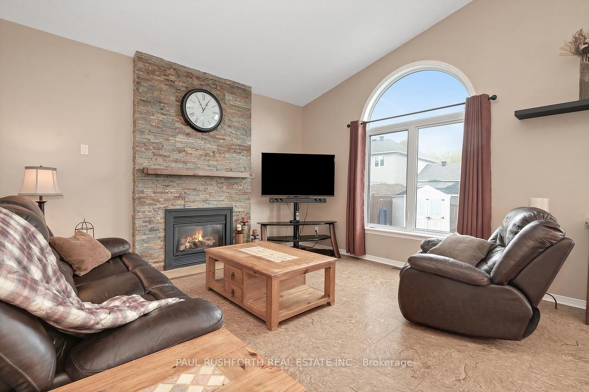 Photo 19 of 356 Centenaire Street, Russell, Embrun — HOMEH