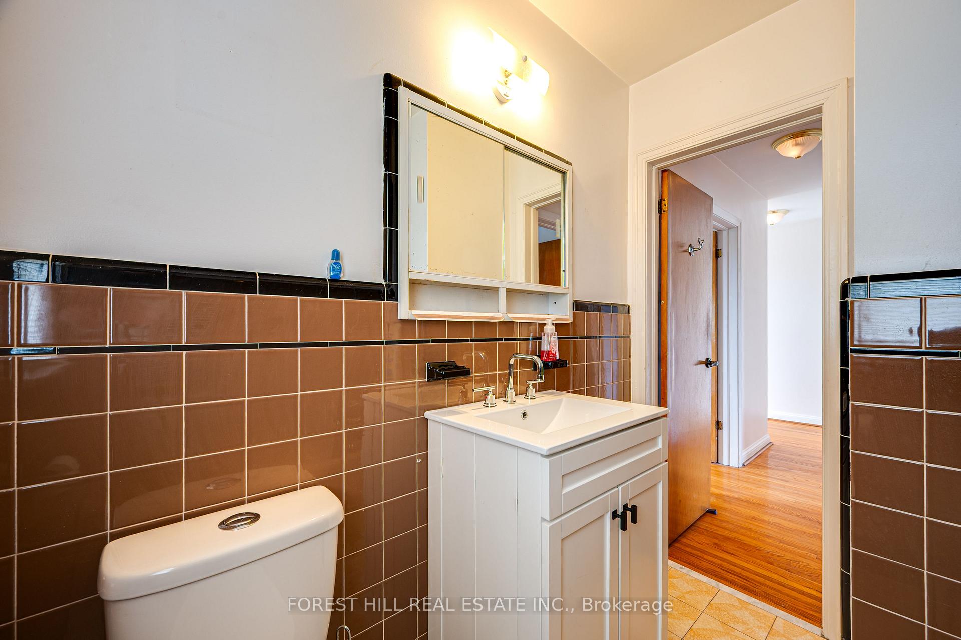 Photo 13 of 73 Talent Crescent, North York, Humbermede — HOMEH