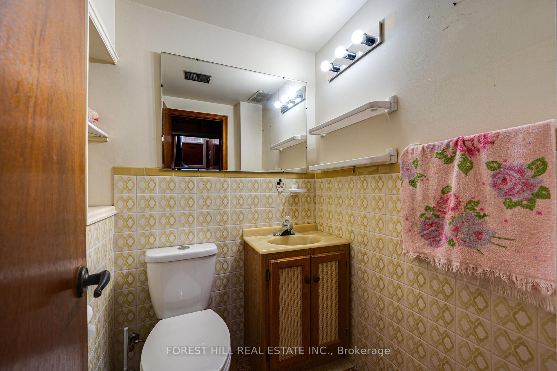 Photo 16 of 73 Talent Crescent, North York, Humbermede — HOMEH