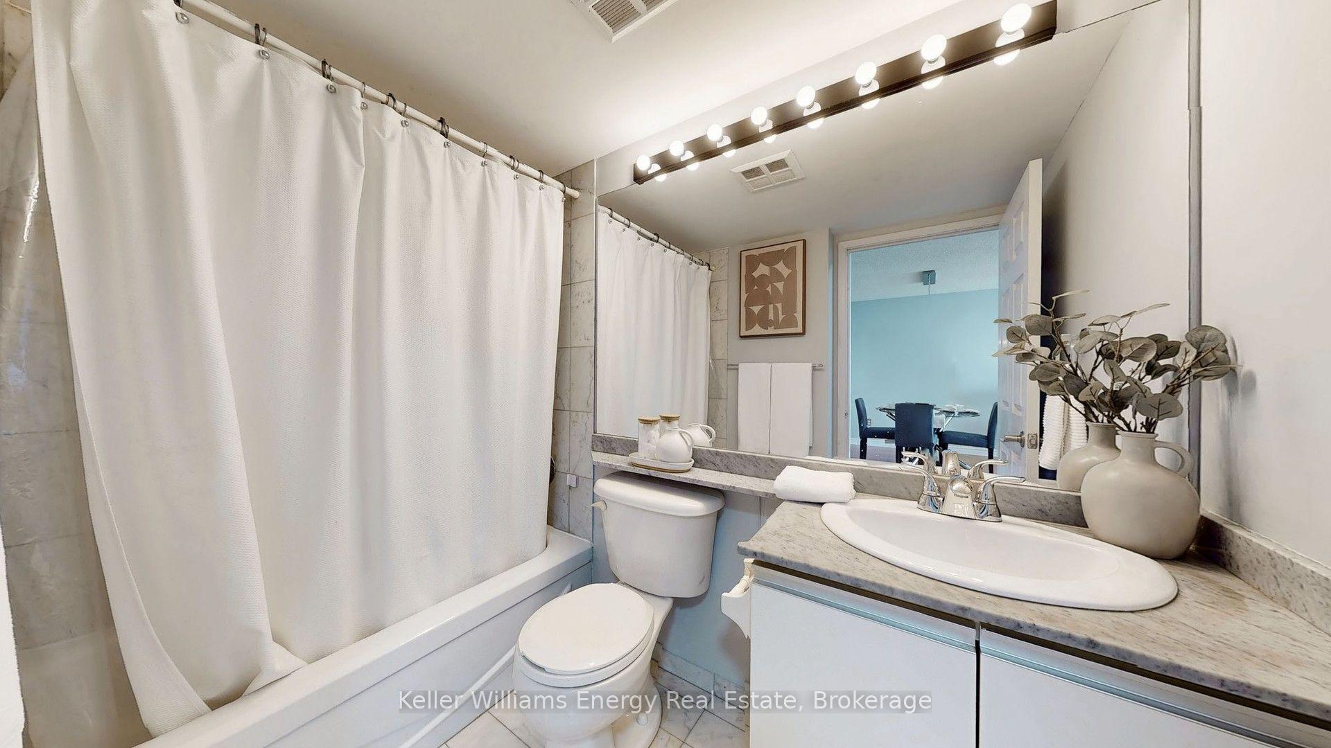 Photo 10 of Unit 1512, 7 Concorde Place, North York, Banbury-Don Mills — HOMEH