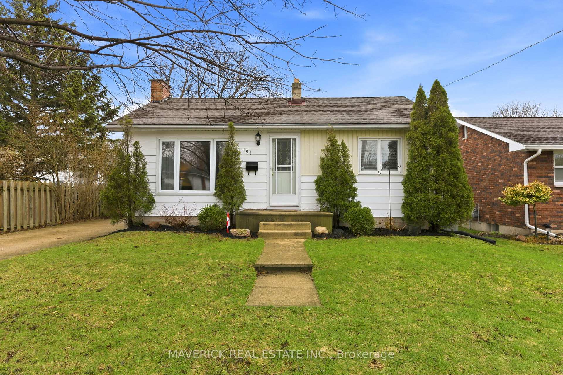 Photo 4 of 181 Picton Street W, Goderich, Goderich (Town) — HOMEH