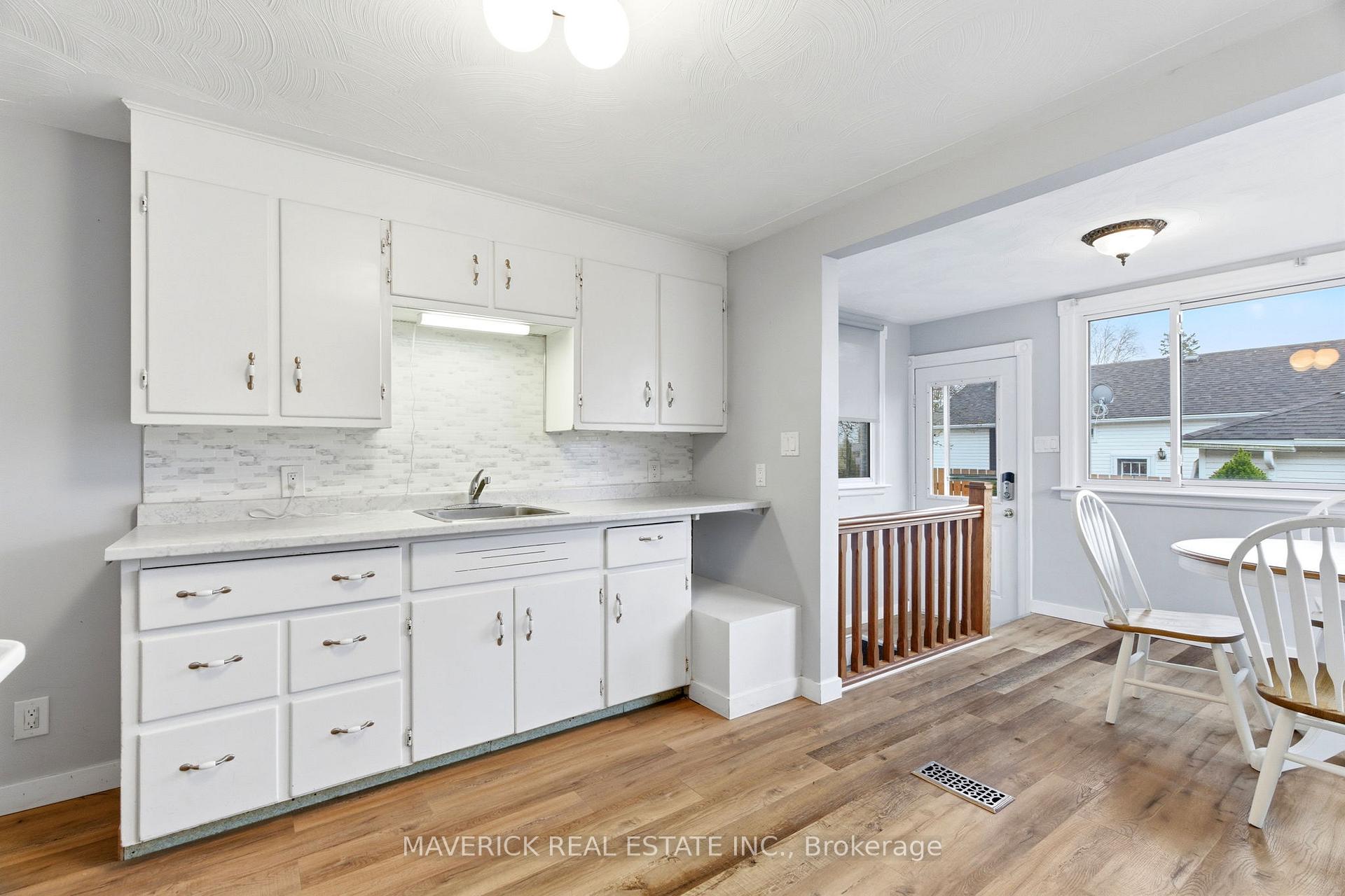Photo 15 of 181 Picton Street W, Goderich, Goderich (Town) — HOMEH