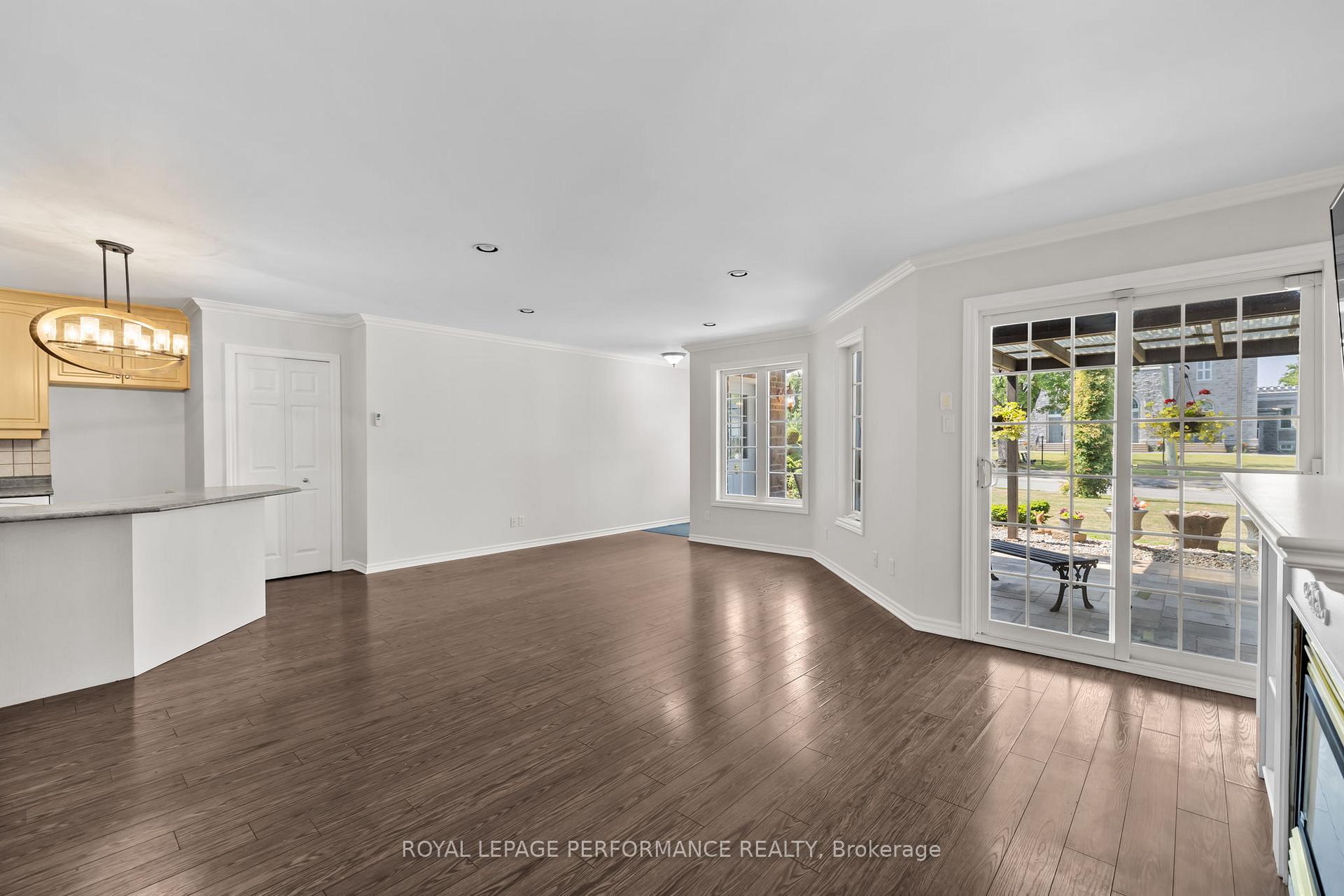 Photo 20 of 28 Queen Street, North Stormont, North Stormont (Finch) Twp — HOMEH