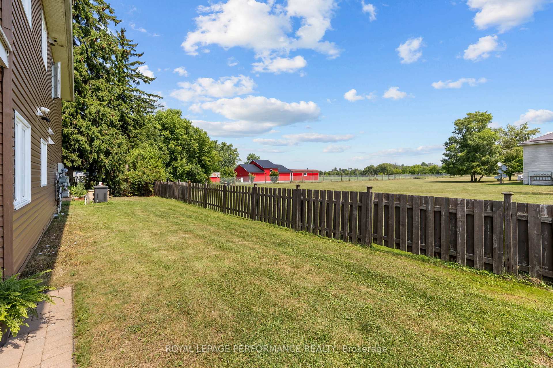 Photo 35 of 28 Queen Street, North Stormont, North Stormont (Finch) Twp — HOMEH
