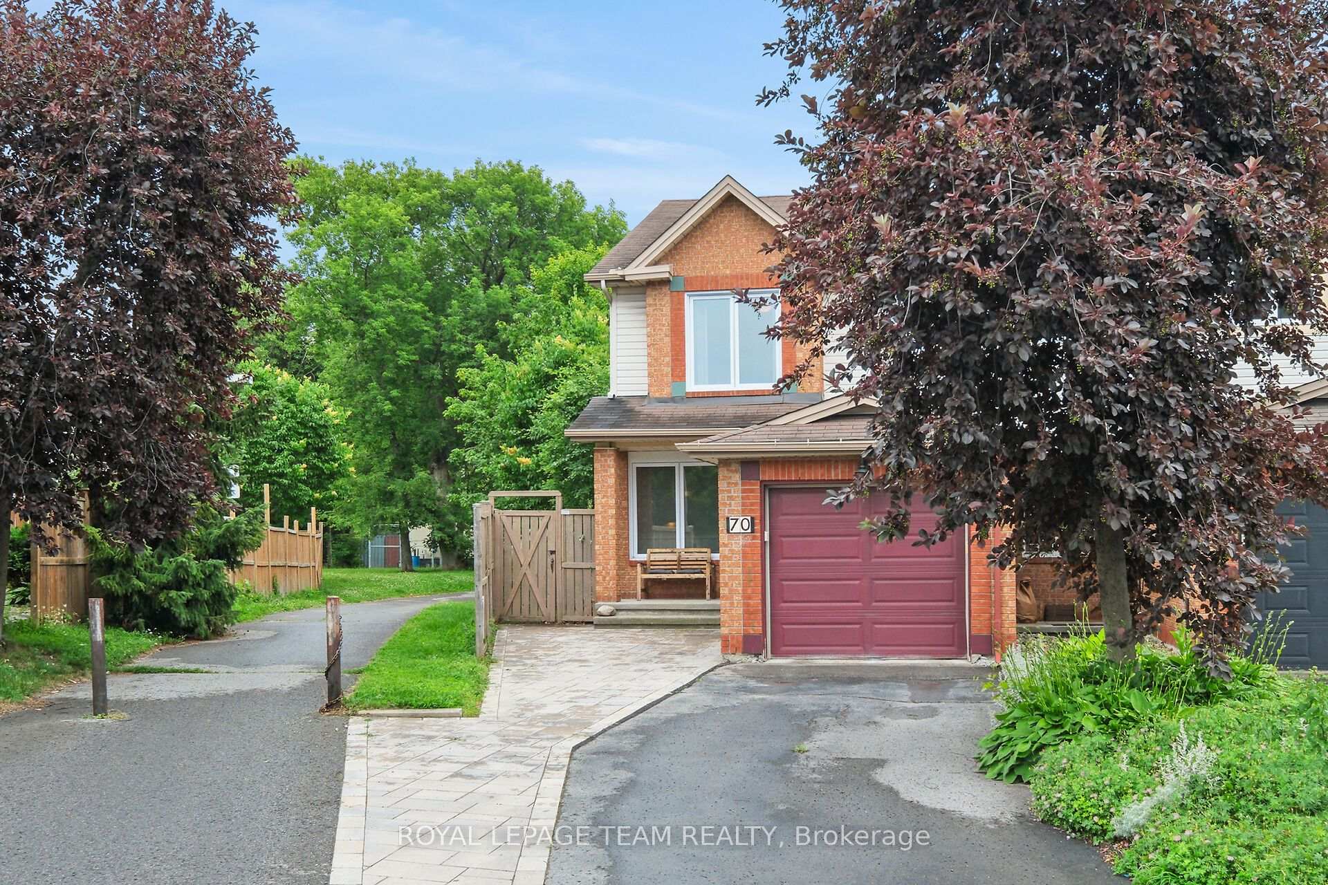 Photo 1 of 70 College Circle, Ottawa, Castle Heights — HOMEH