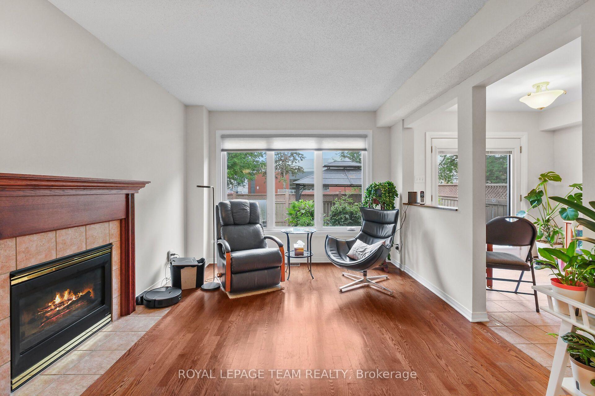 Photo 14 of 70 College Circle, Ottawa, Castle Heights — HOMEH