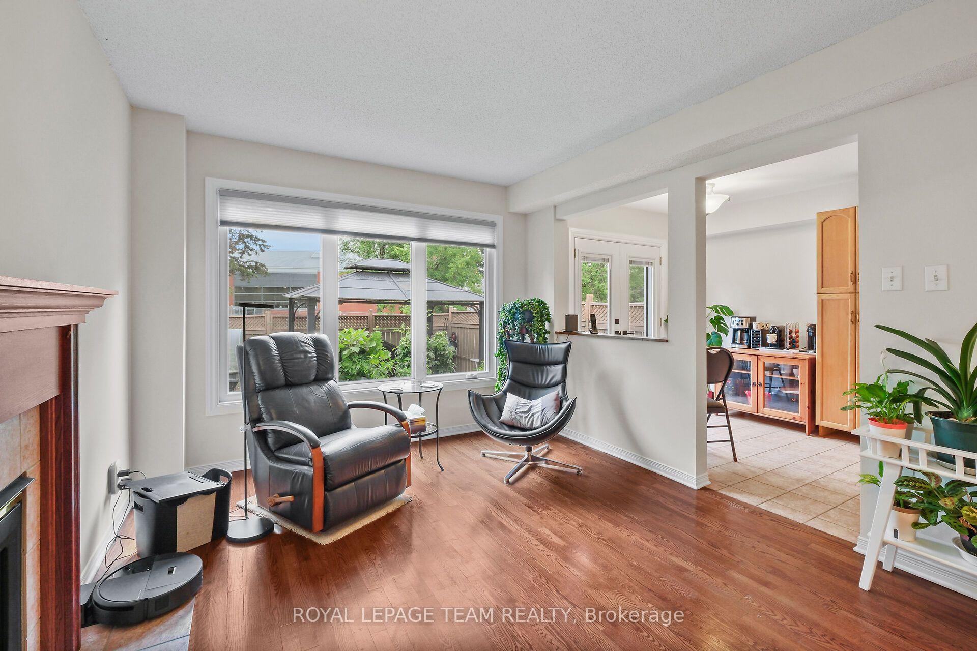 Photo 15 of 70 College Circle, Ottawa, Castle Heights — HOMEH