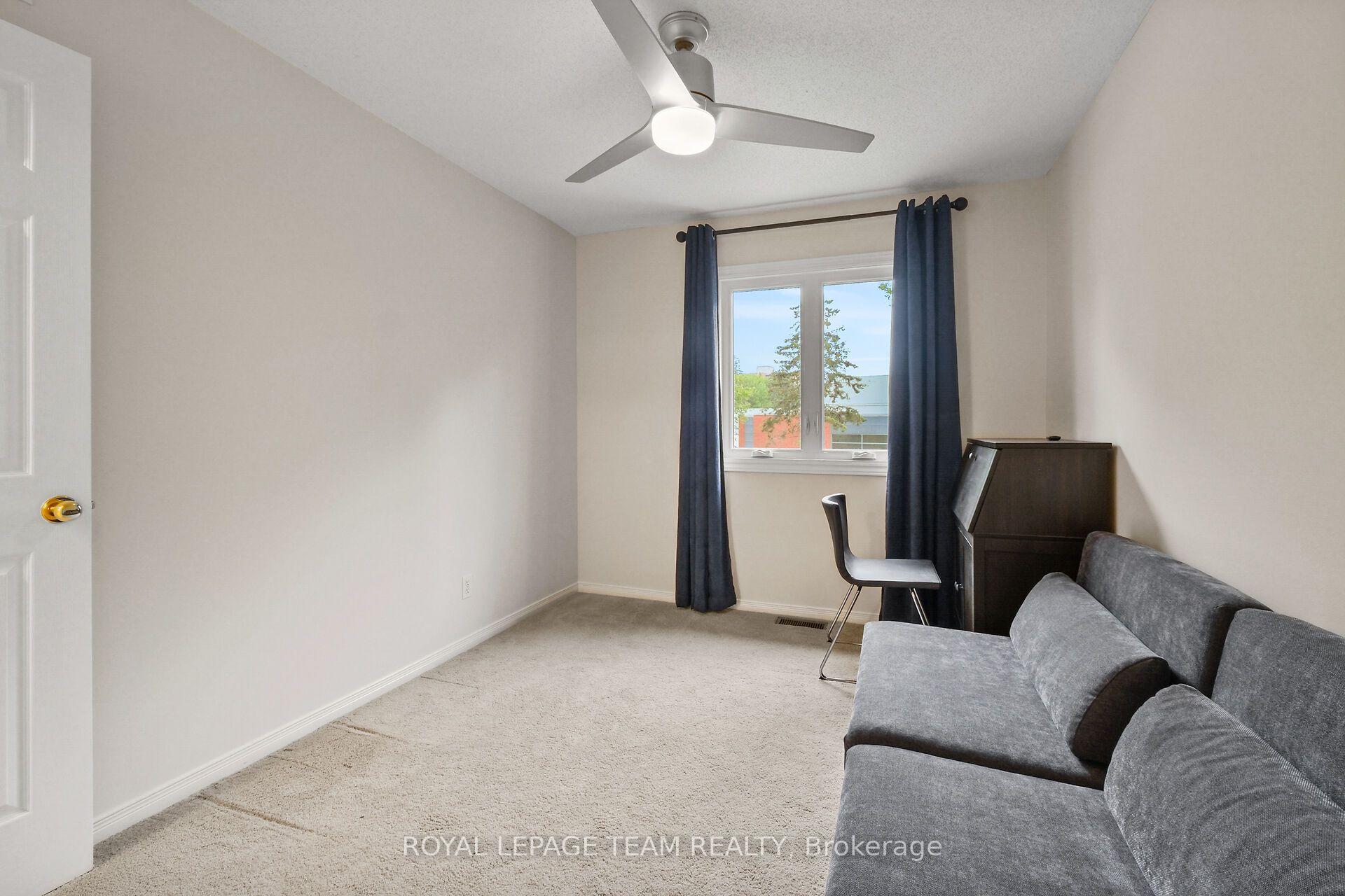Photo 35 of 70 College Circle, Ottawa, Castle Heights — HOMEH