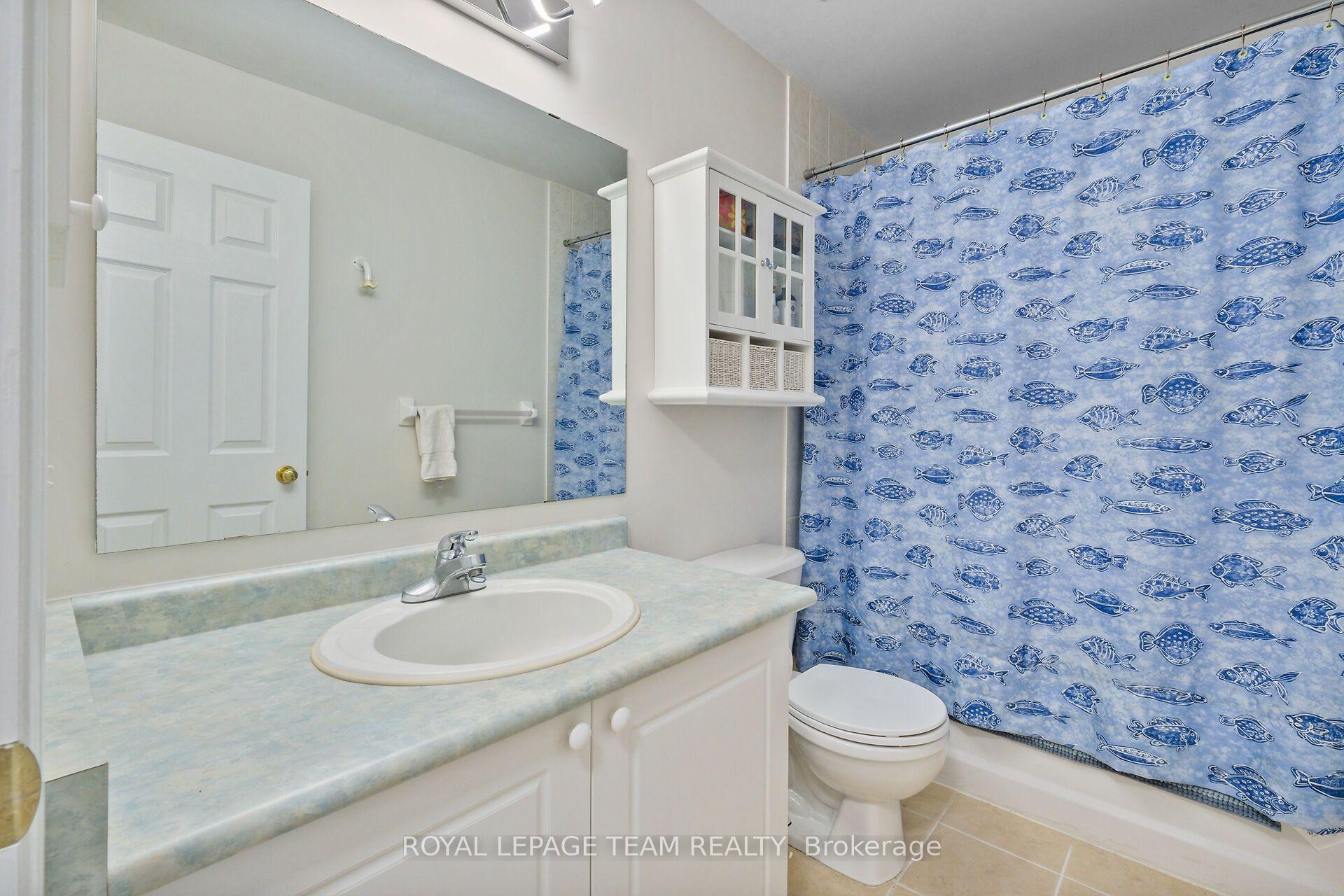 Photo 36 of 70 College Circle, Ottawa, Castle Heights — HOMEH