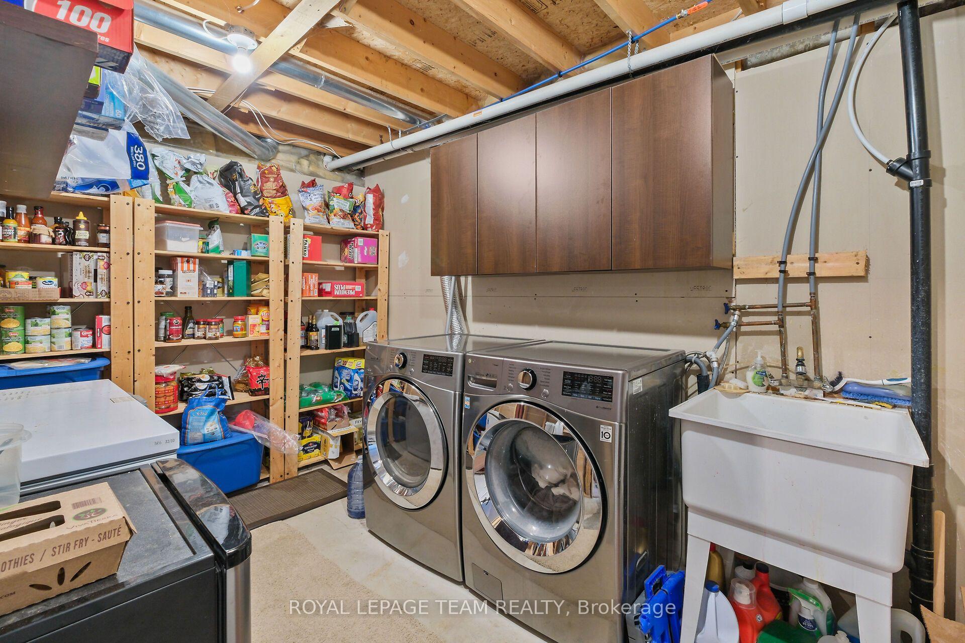 Photo 41 of 70 College Circle, Ottawa, Castle Heights — HOMEH