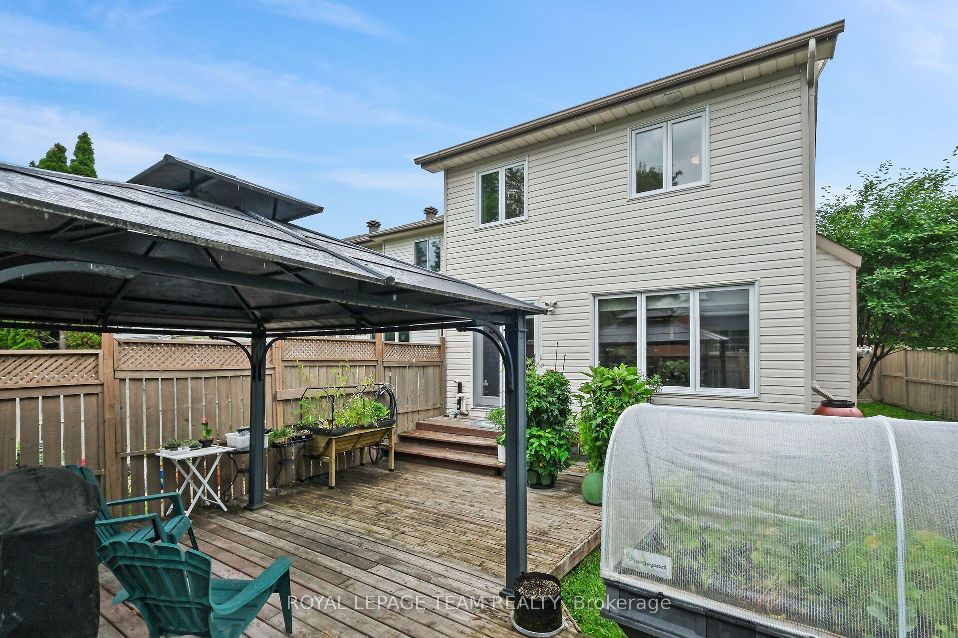 Photo 42 of 70 College Circle, Ottawa, Castle Heights — HOMEH